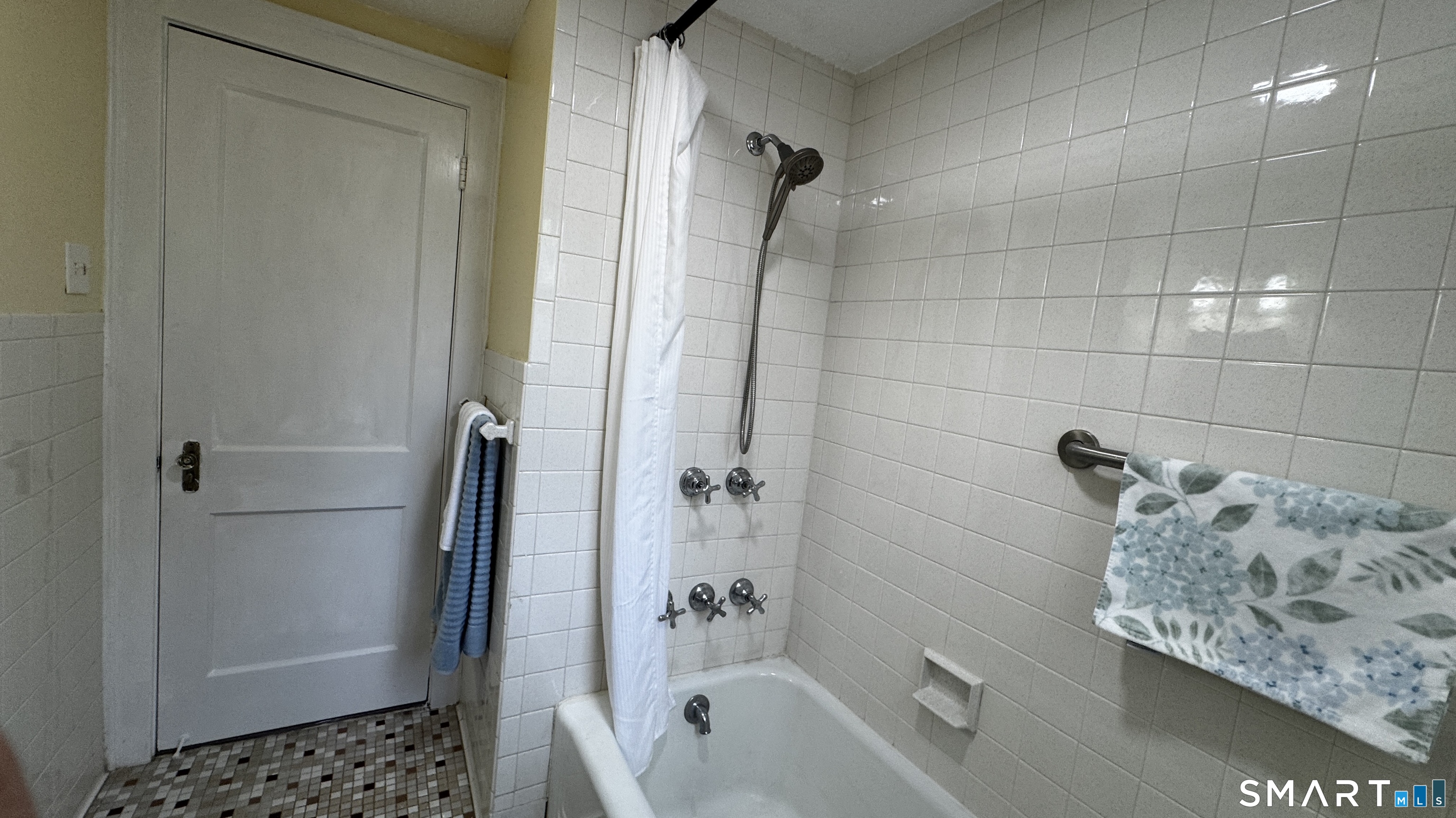 406 Oakwood Avenue photo 13