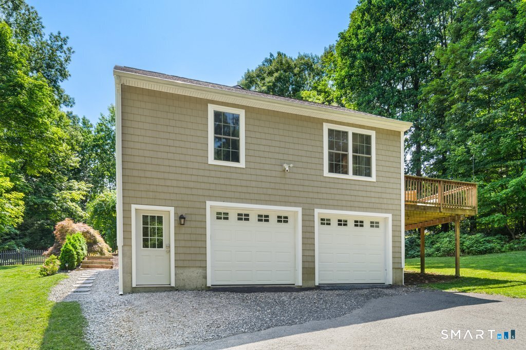 19 Laura Lane photo 29