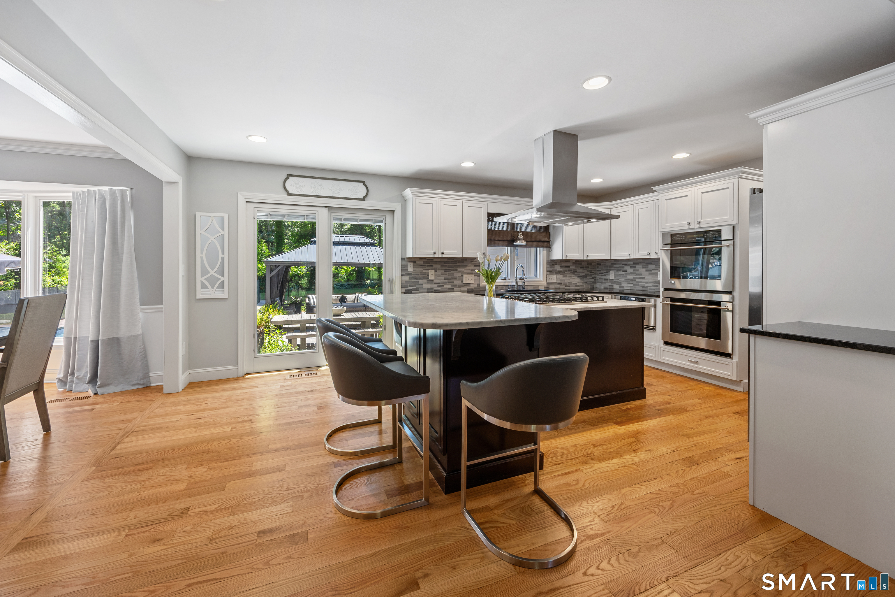 570 Riverside Drive photo 10