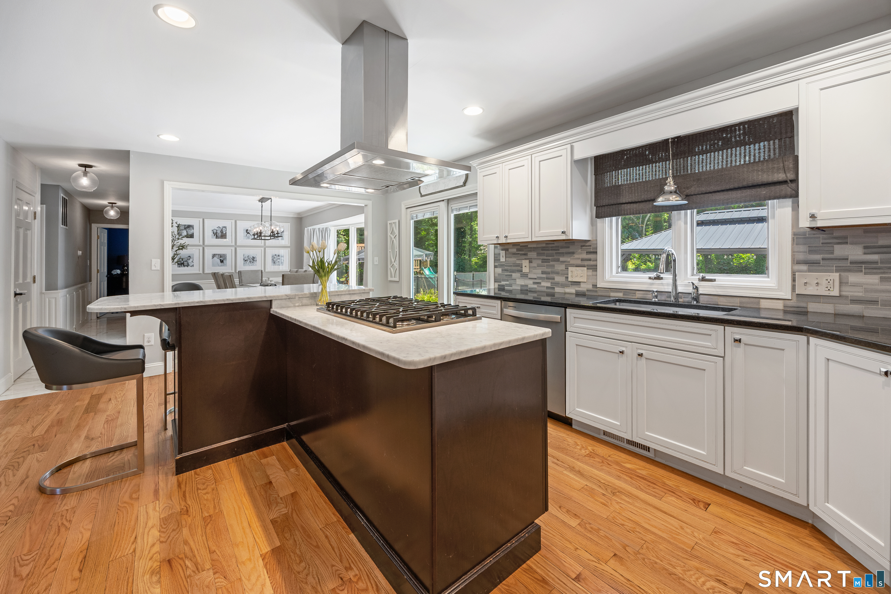 570 Riverside Drive photo 8