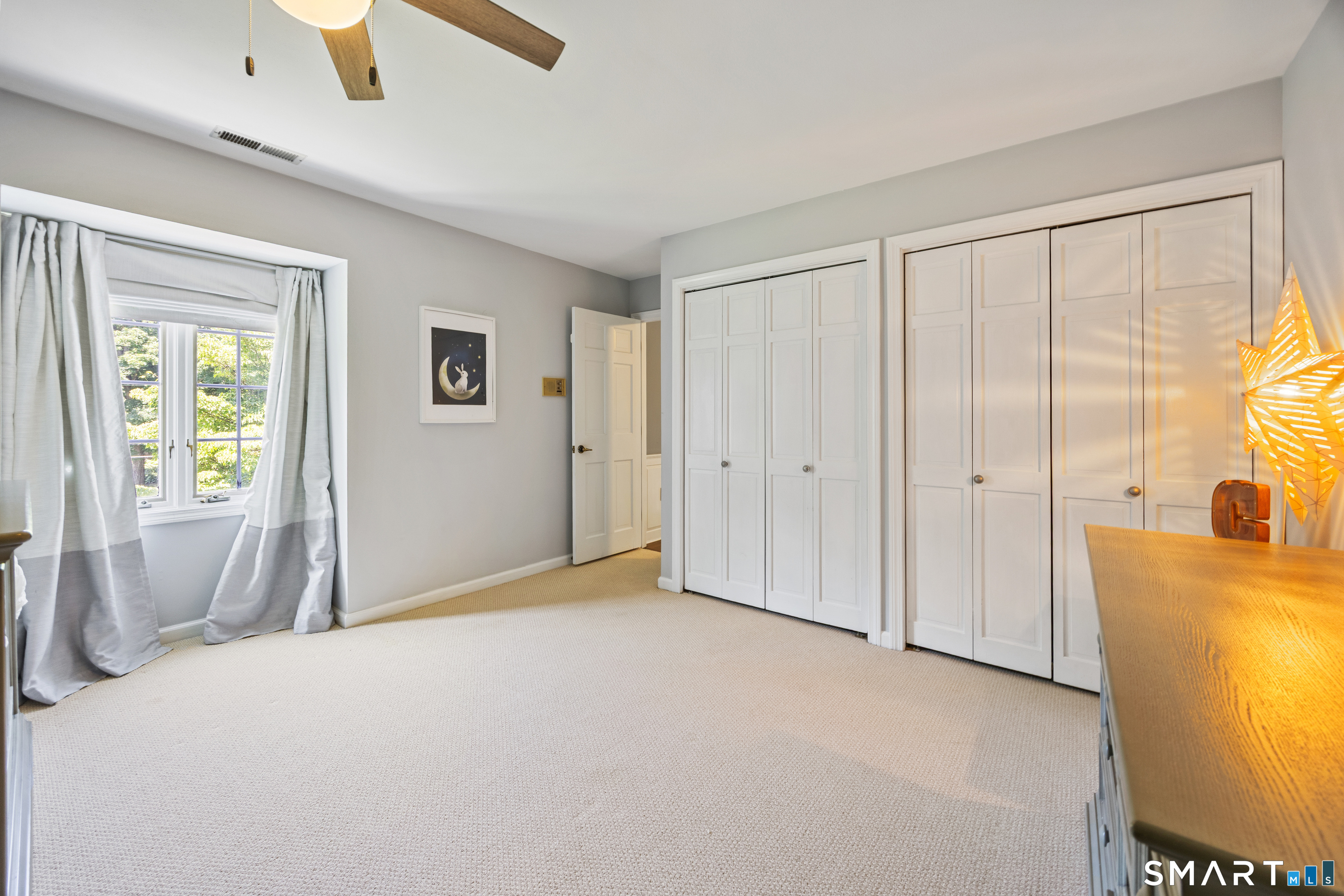 570 Riverside Drive photo 27