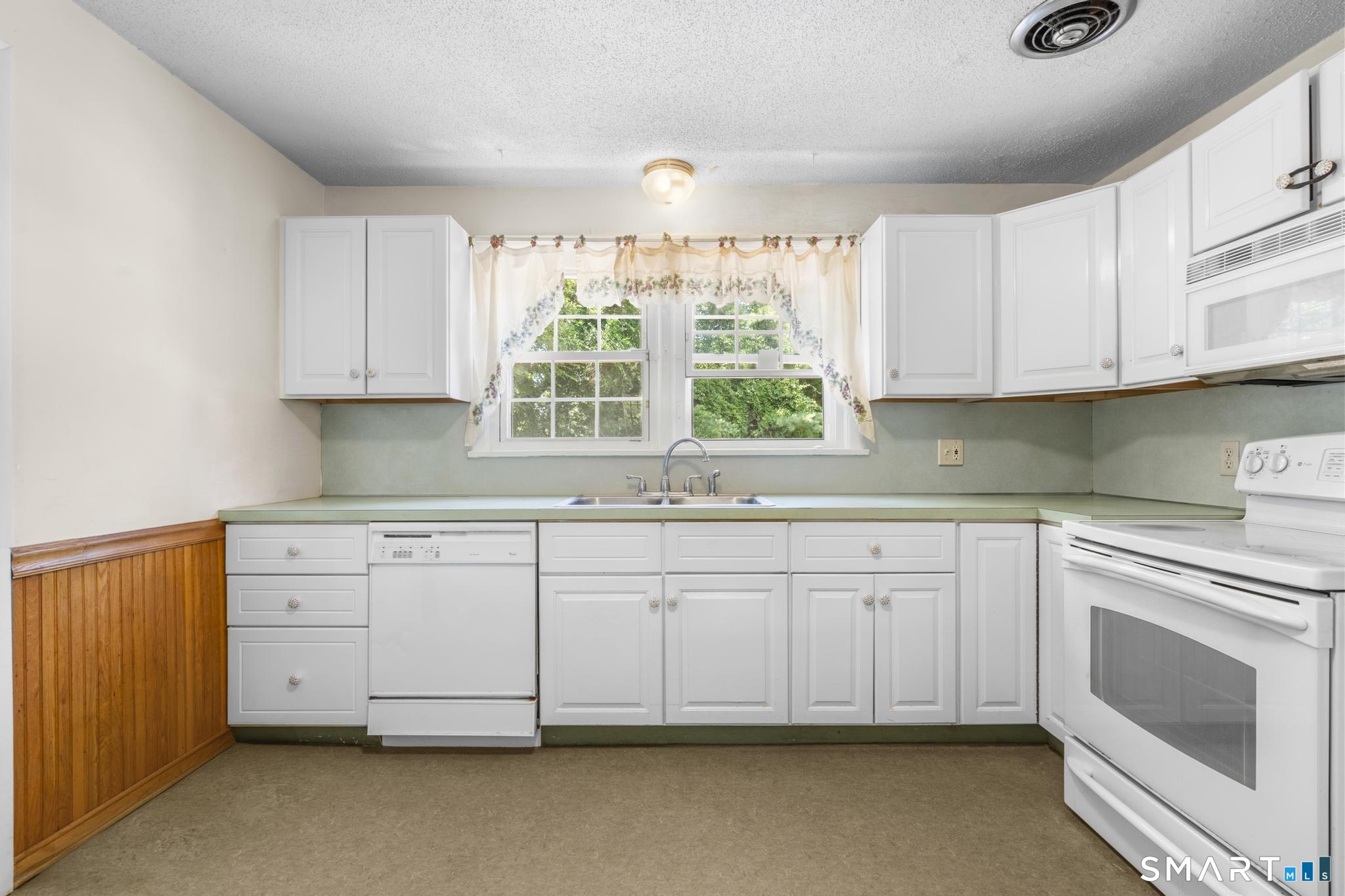 33 Garrassino Place photo 6