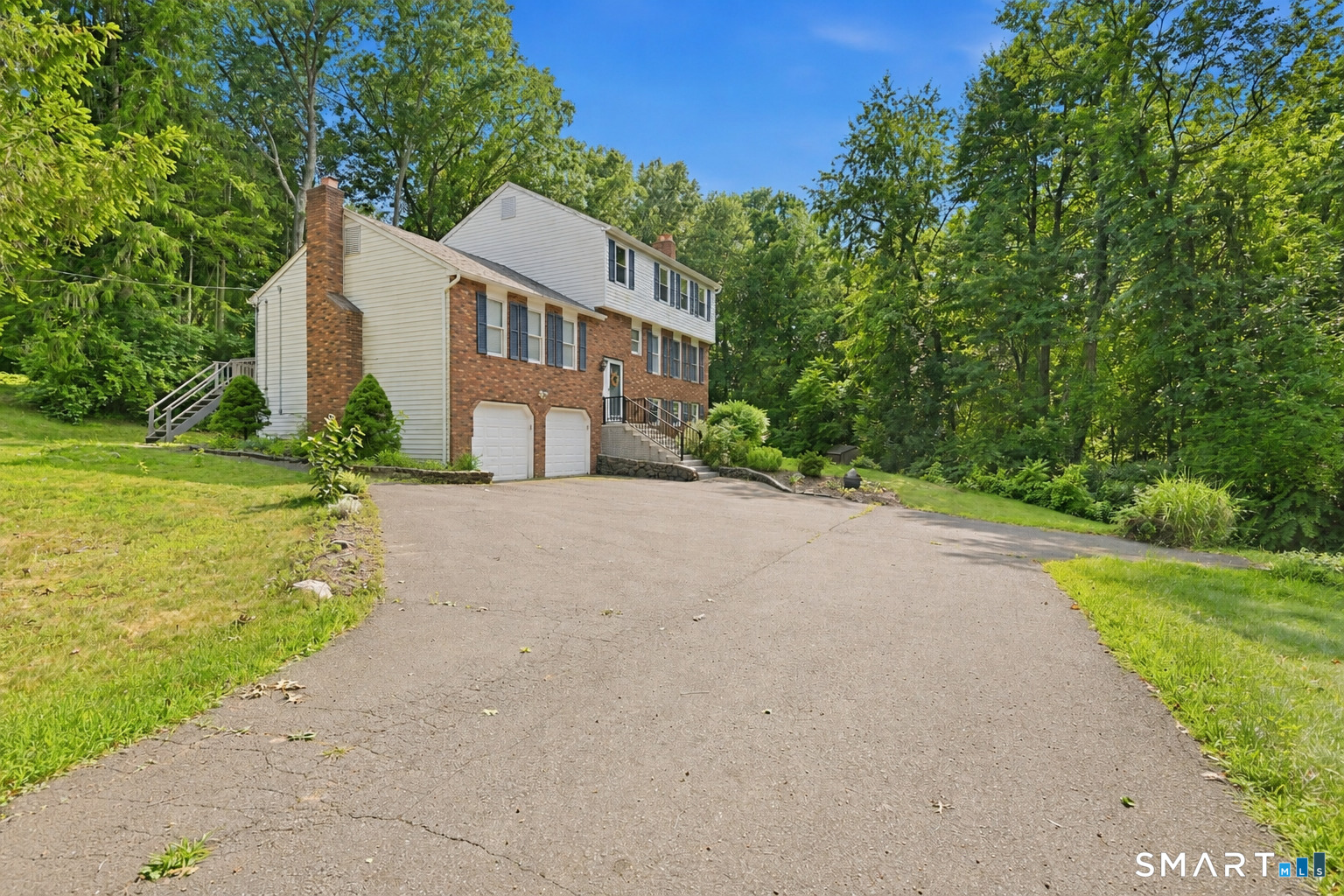 2nd image of 15 Deer Run Ln, North Haven, CT 06473 | MLS# 24194419