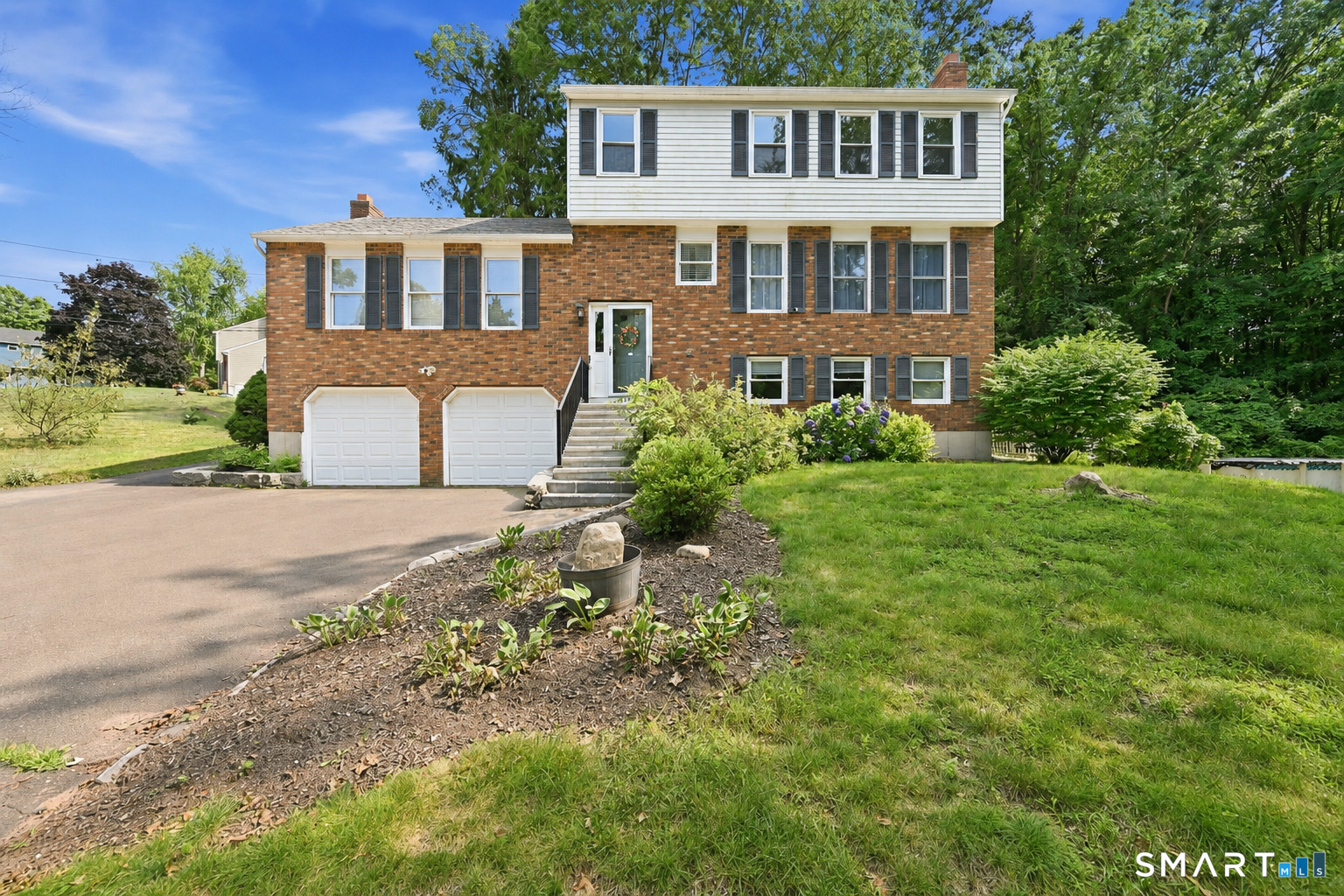 1st image of 15 Deer Run Ln, North Haven, CT 06473 | MLS# 24194419