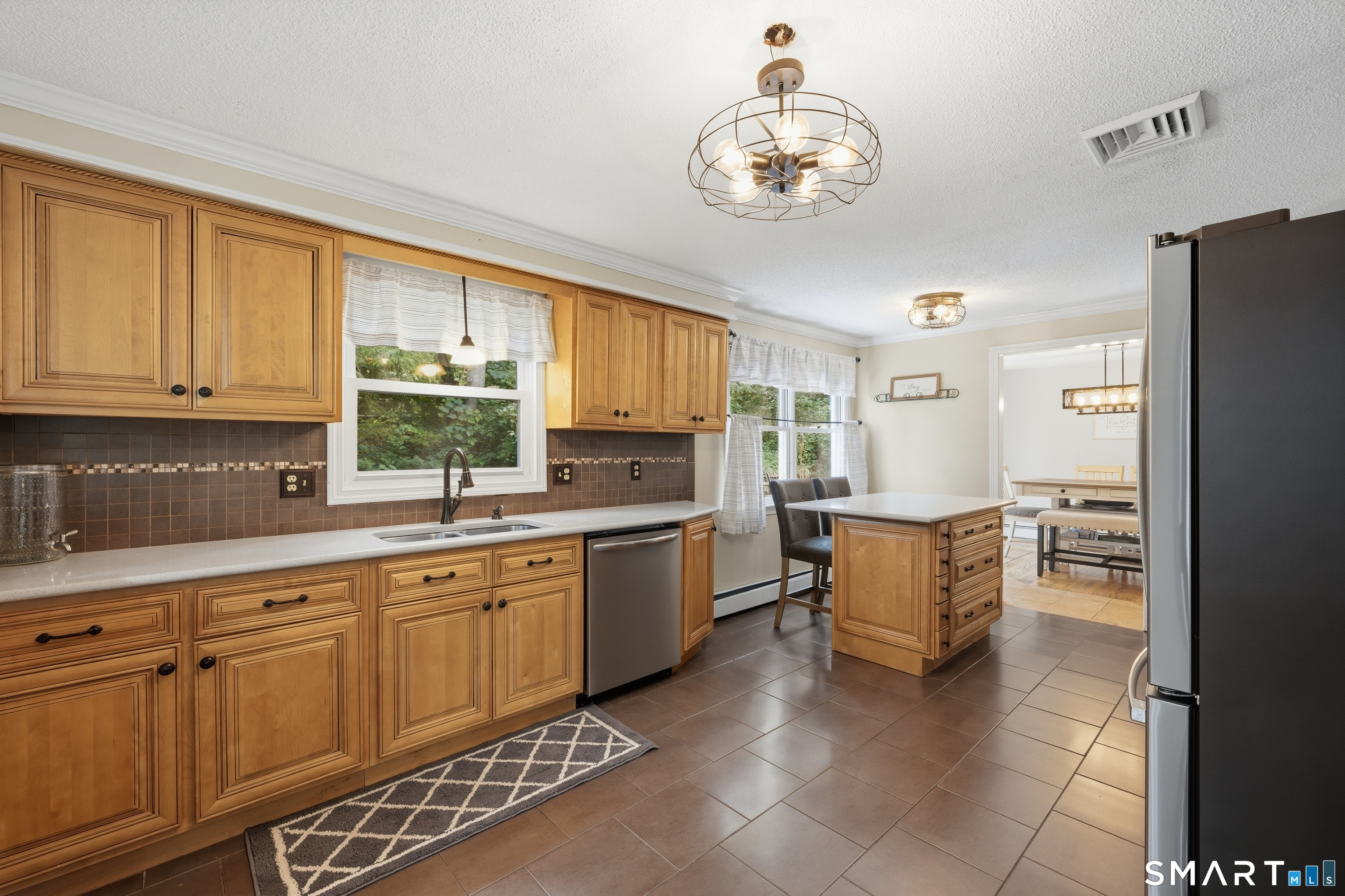 5th image of 15 Deer Run Ln, North Haven, CT 06473 | MLS# 24194419