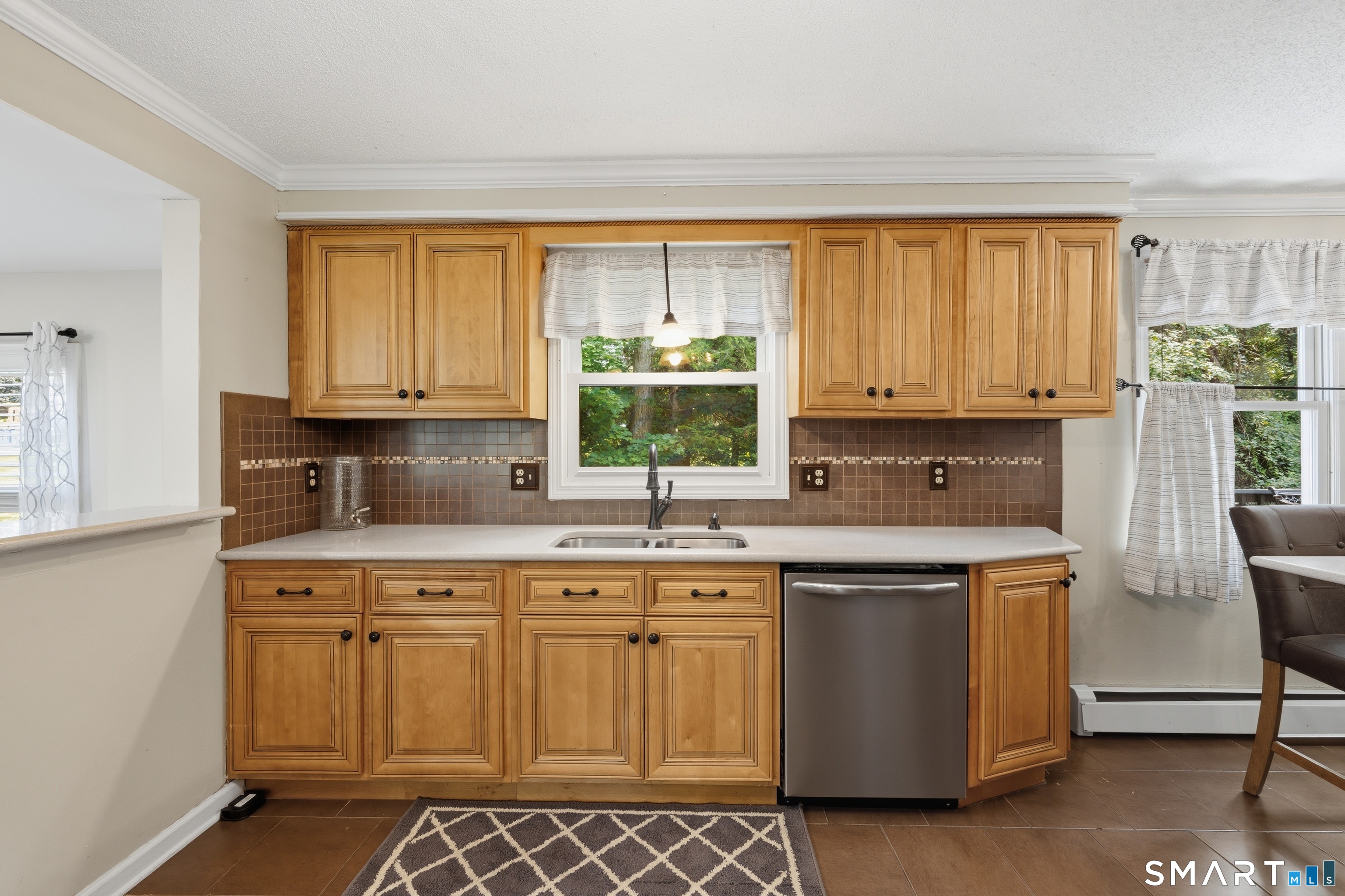 4th image of 15 Deer Run Ln, North Haven, CT 06473 | MLS# 24194419