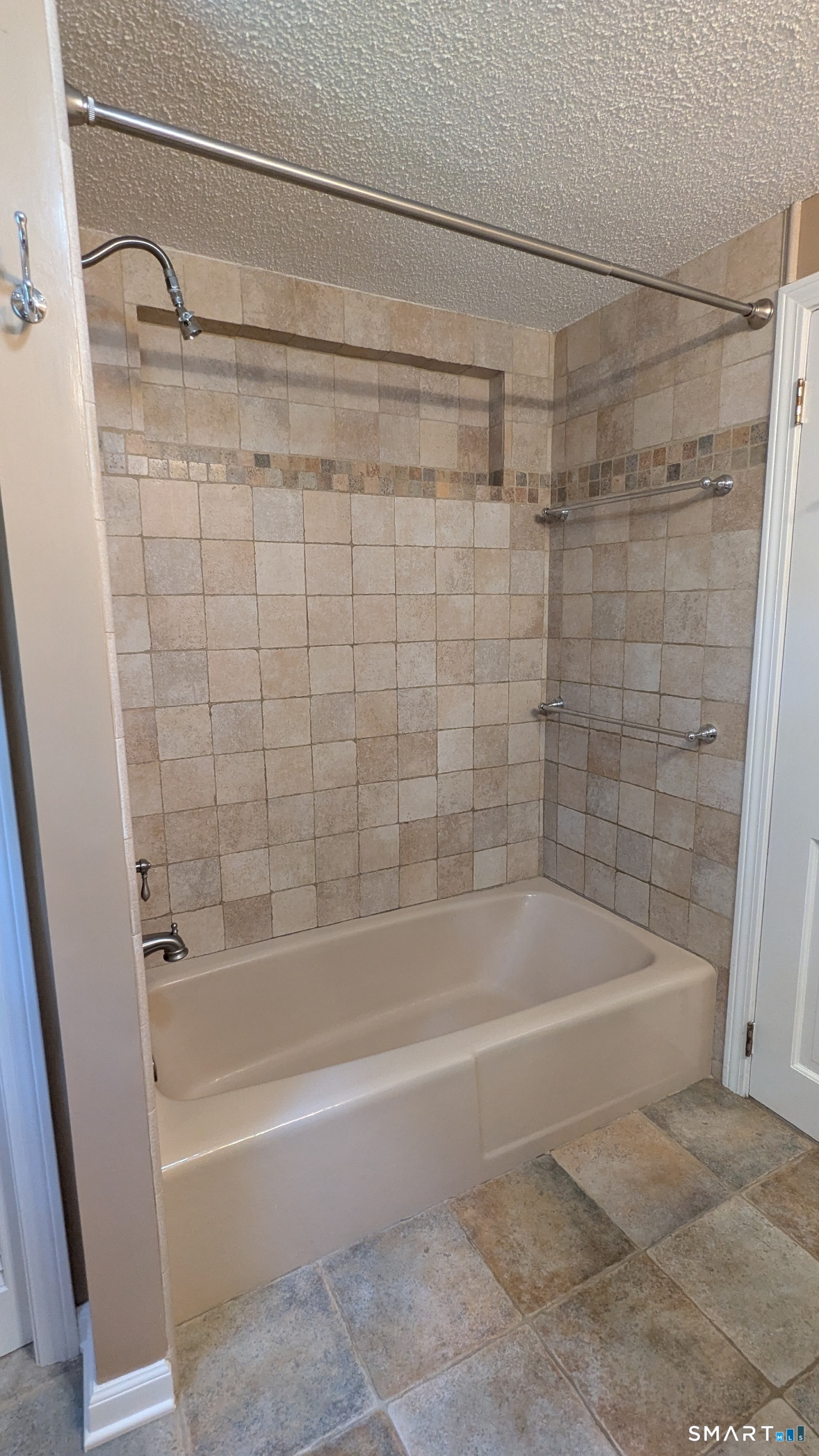 25 1/2 Edgerton Street photo 24