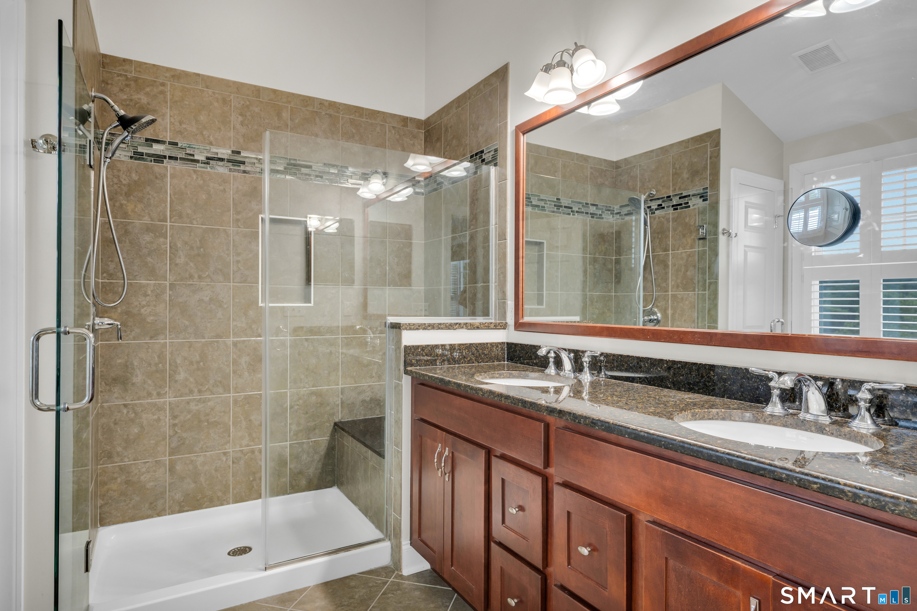 560 River Road  Unit #16 photo 22