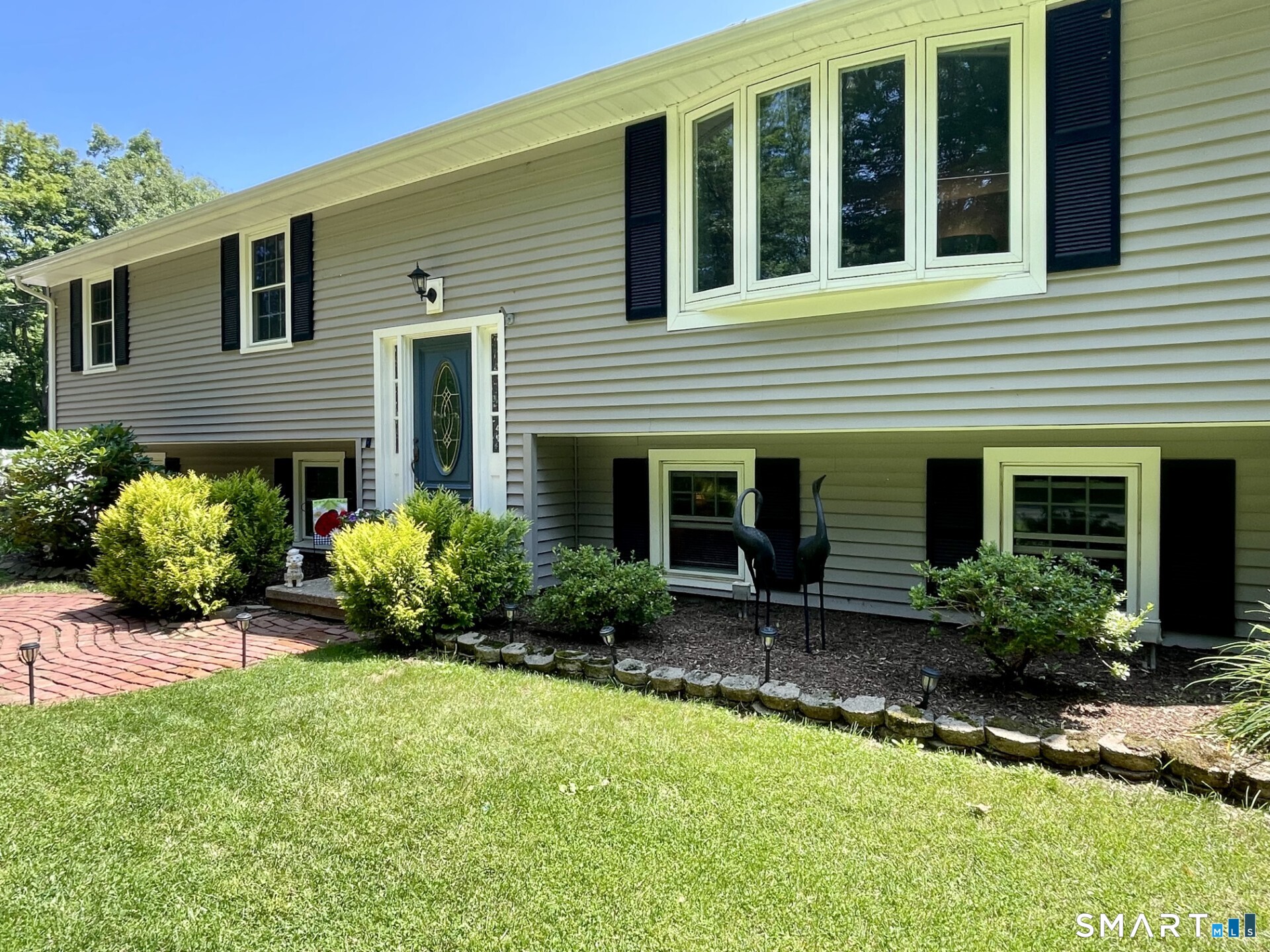 289 New England Road photo 2