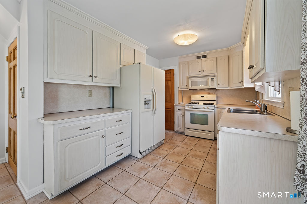 4 McKinnel Court photo 13
