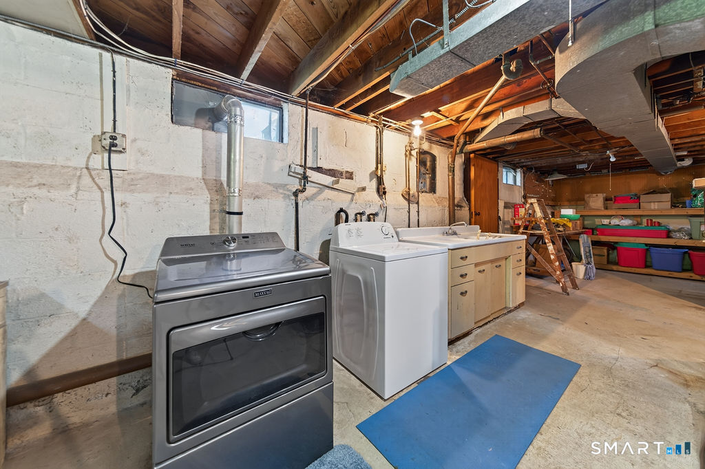 4 McKinnel Court photo 27