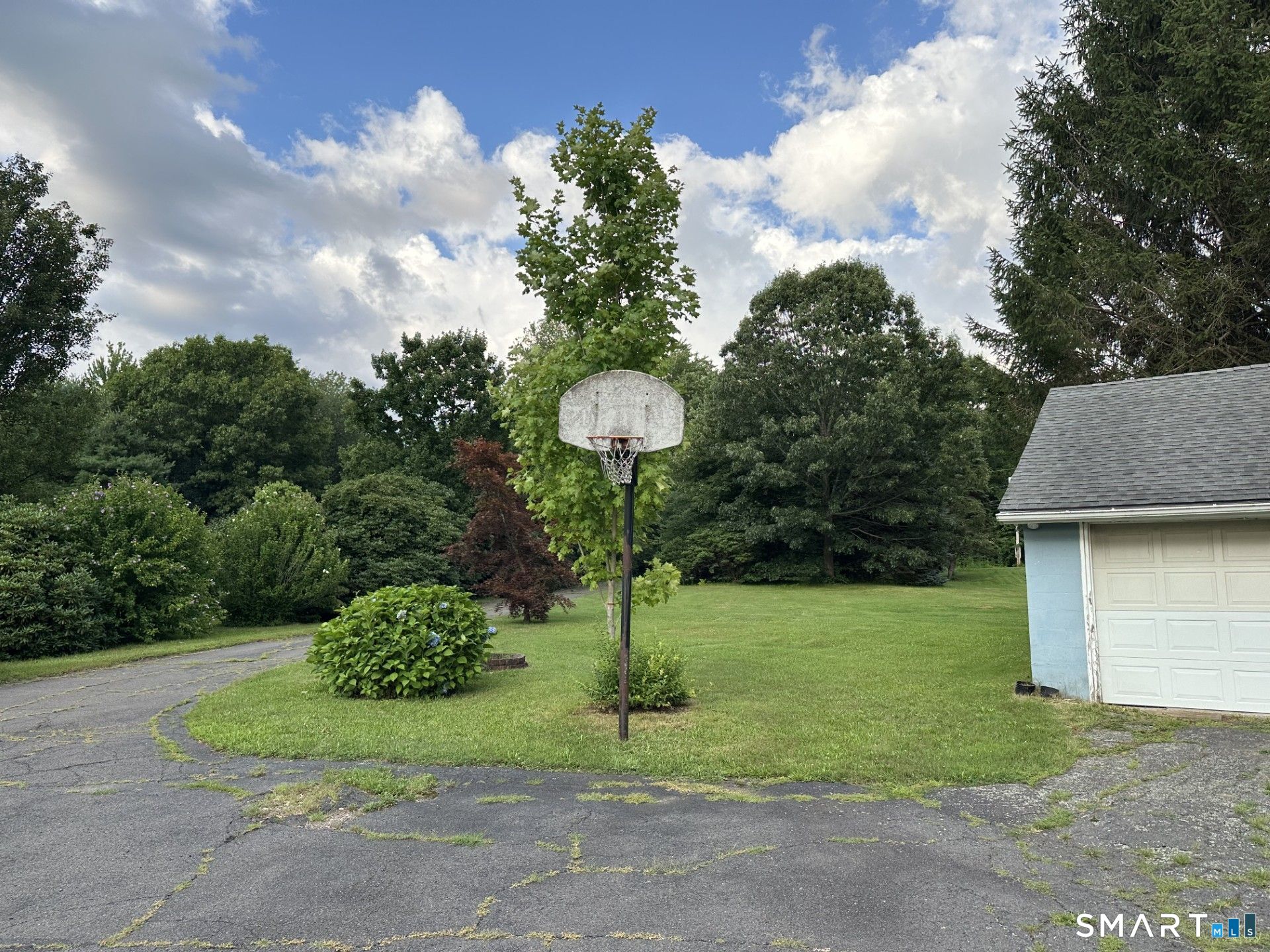32nd image of 586 Wolcott Rd, Bristol, CT 06010 | MLS# 24194067