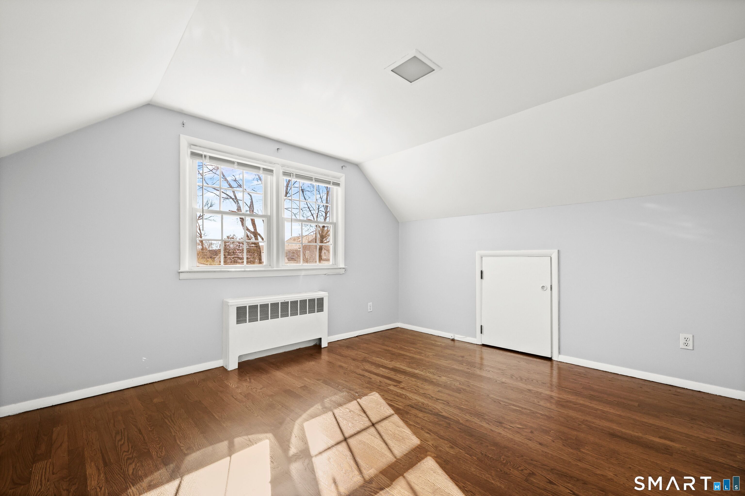 111 Mayweed Road photo 13