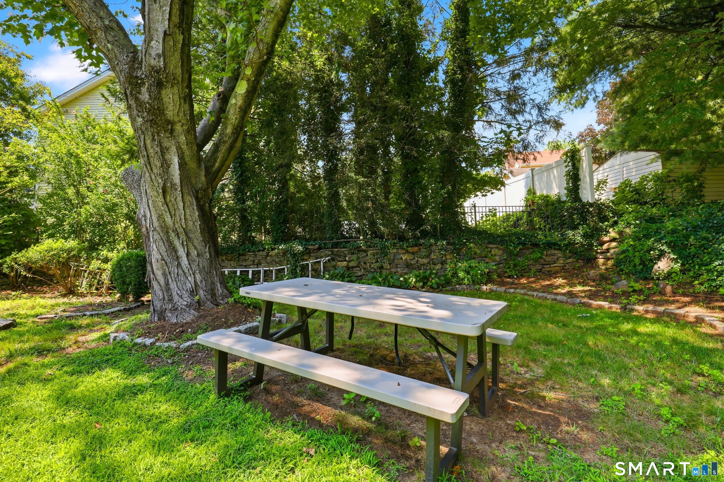 110 Ruby Lane photo 32