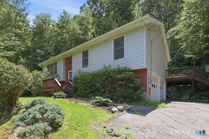 8 Old Bridge, New Fairfield