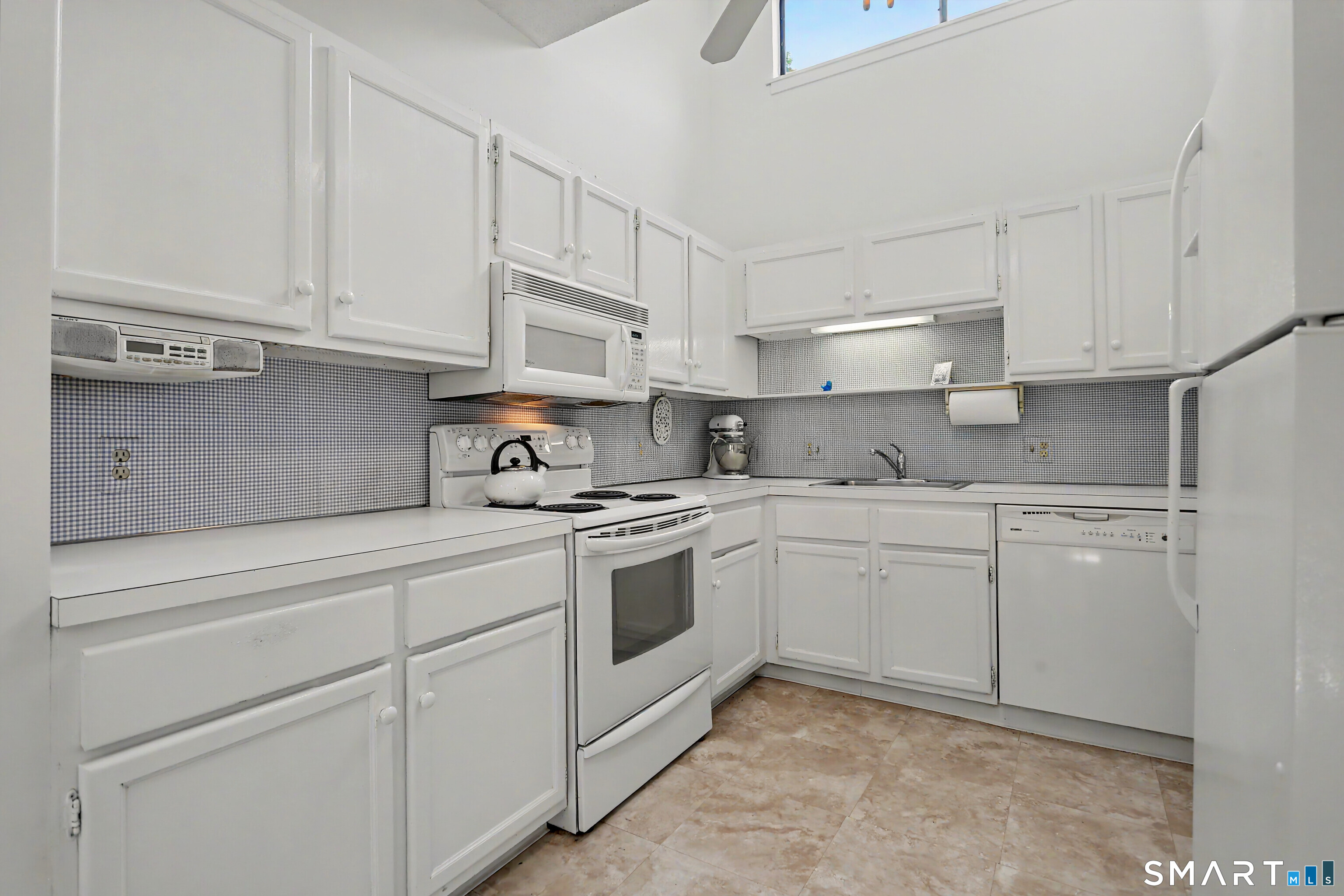 1003 Heritage Village  Unit #B photo 10