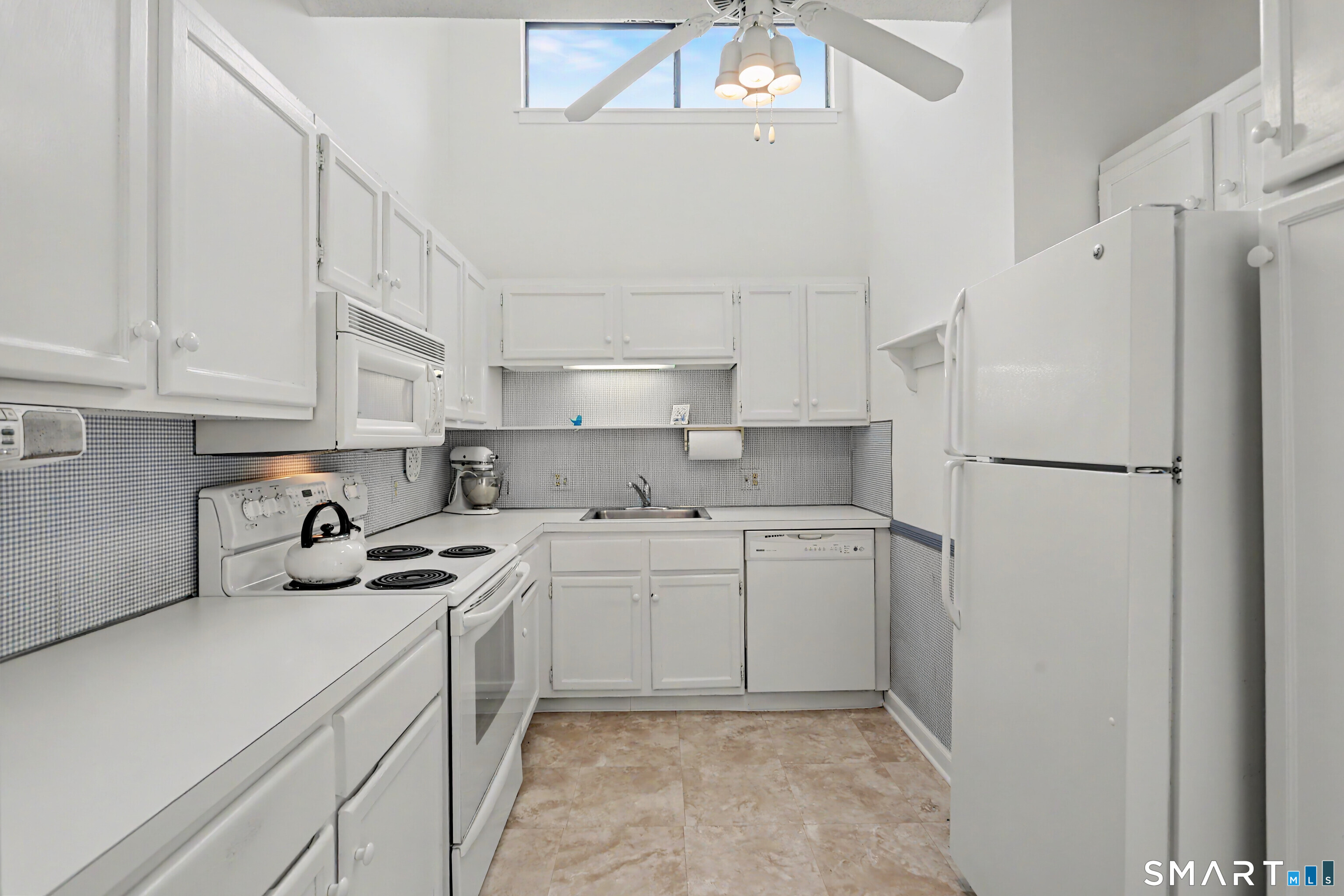 1003 Heritage Village  Unit #B photo 13