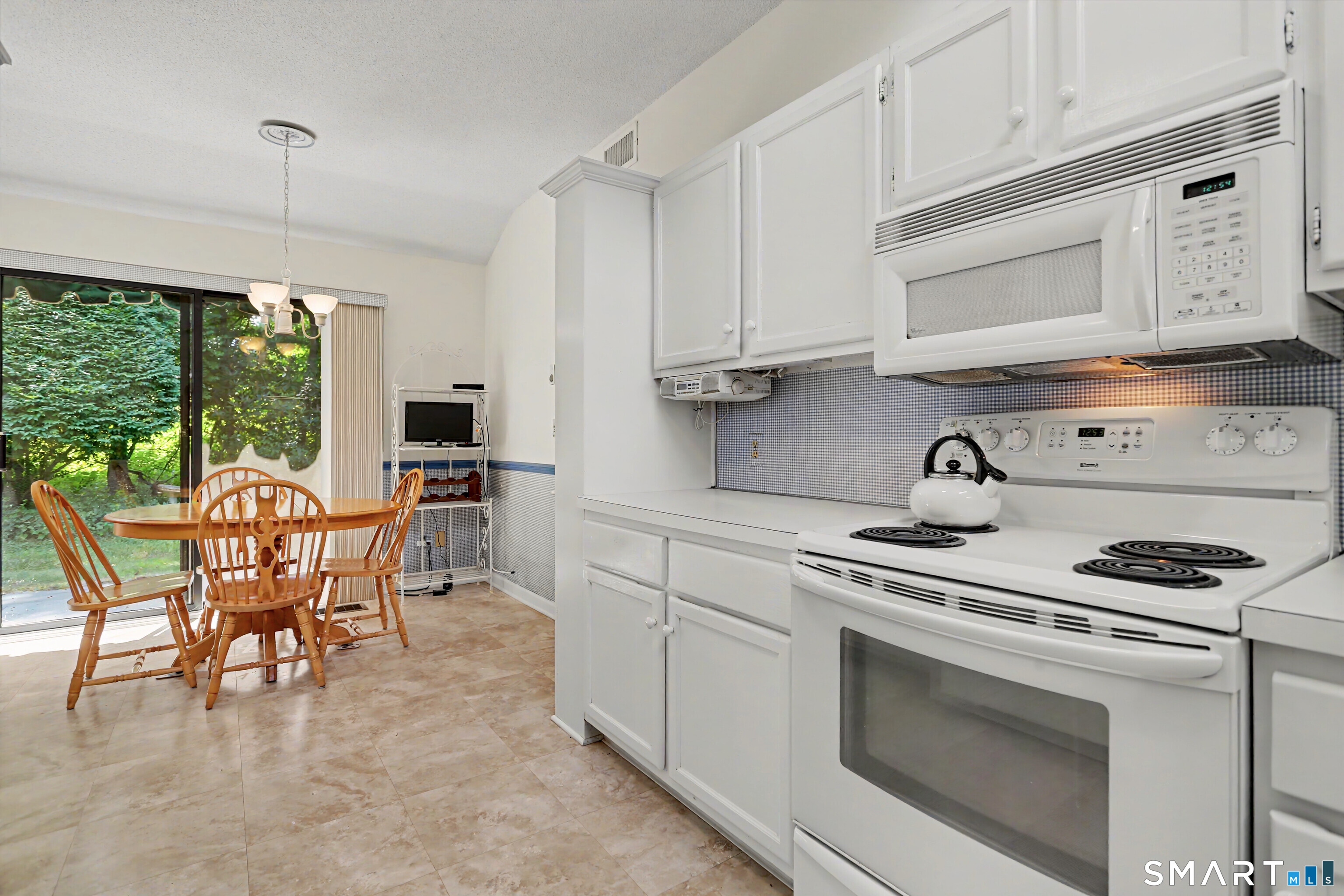 1003 Heritage Village  Unit #B photo 14