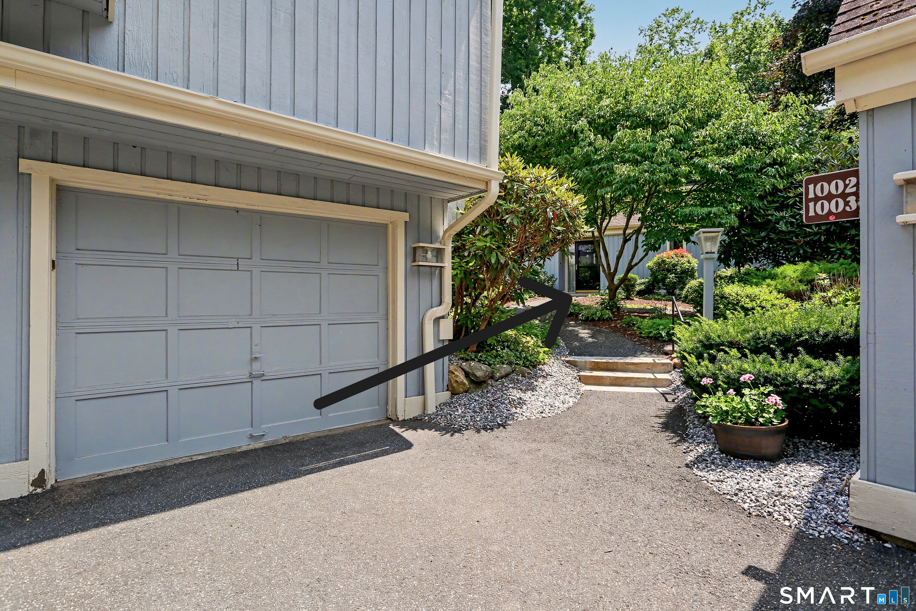 1003 Heritage Village  Unit #B photo 2
