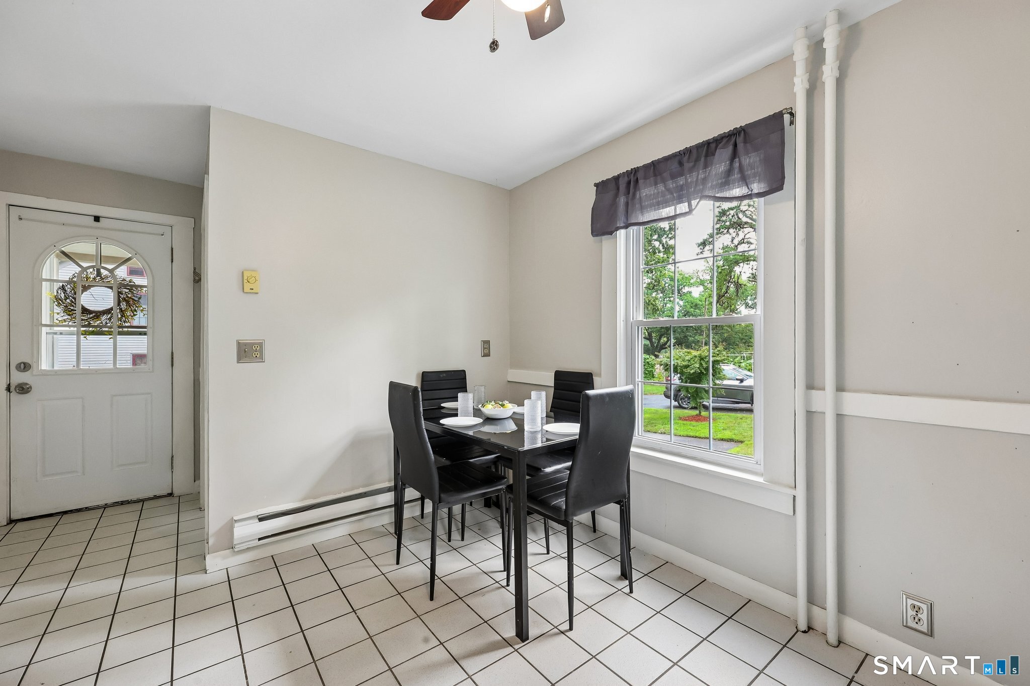 5th image of 10 Middle Ln, Simsbury, CT 06070 | MLS# 24192623