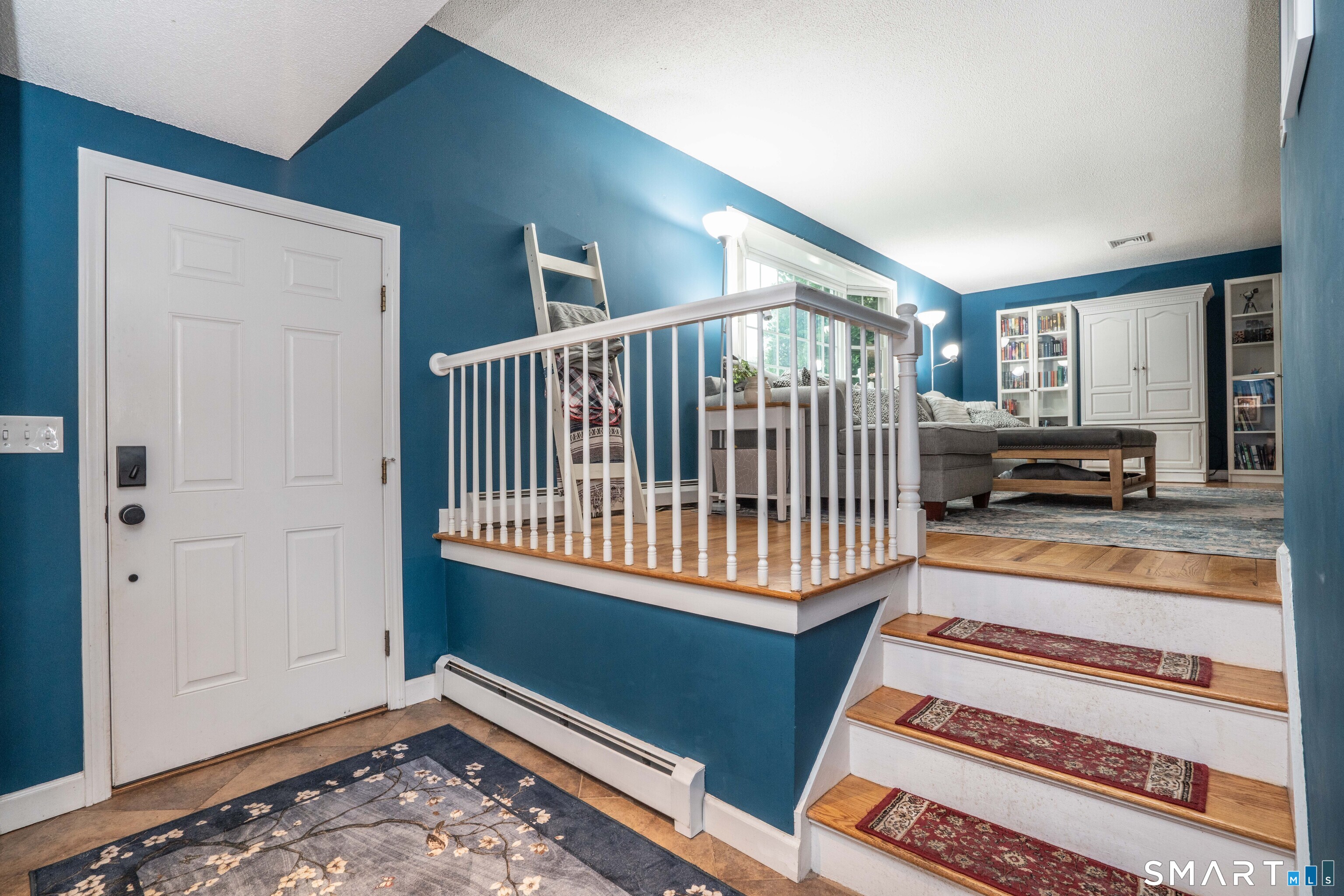 4th image of 20 Munnisunk Dr, Simsbury, CT 06070 | MLS# 24195117