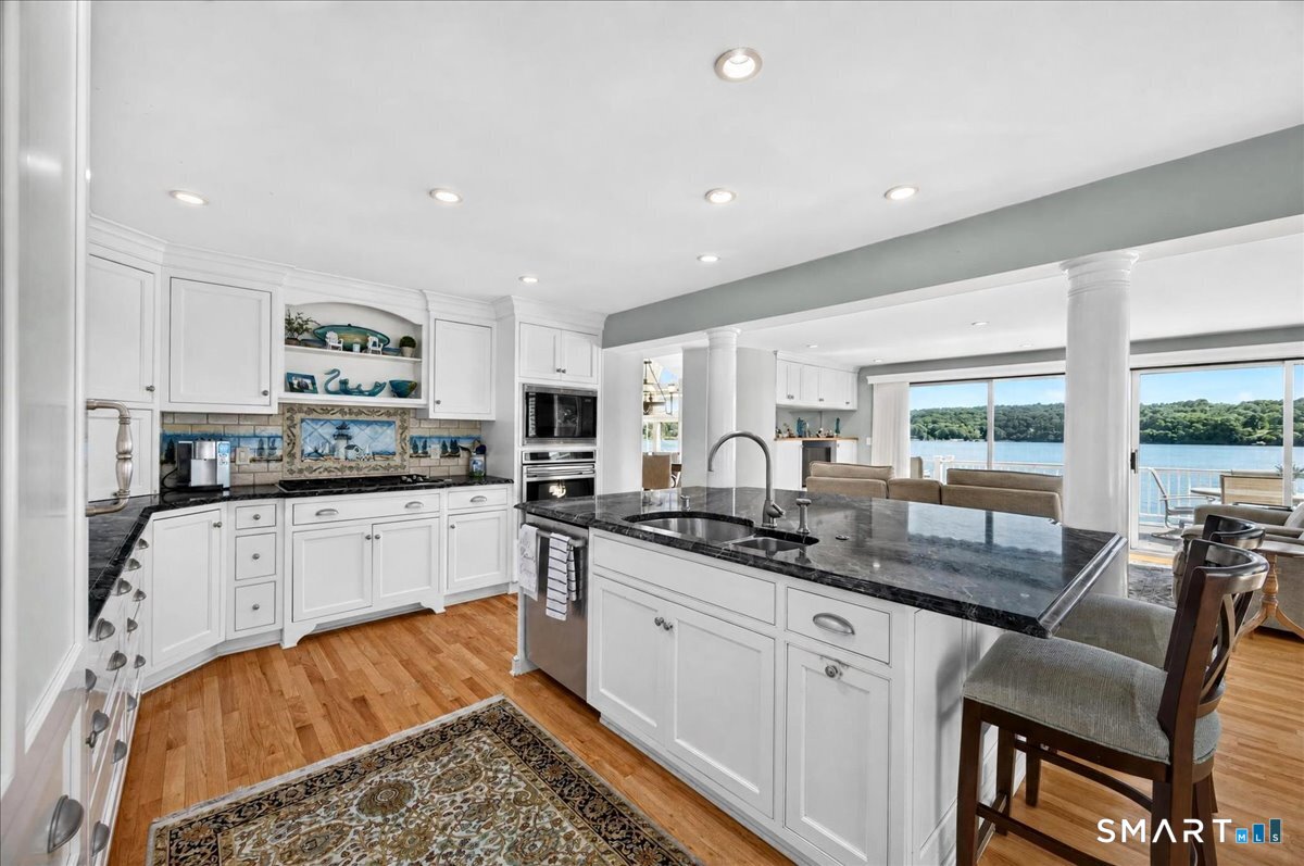 409 River Road photo 10