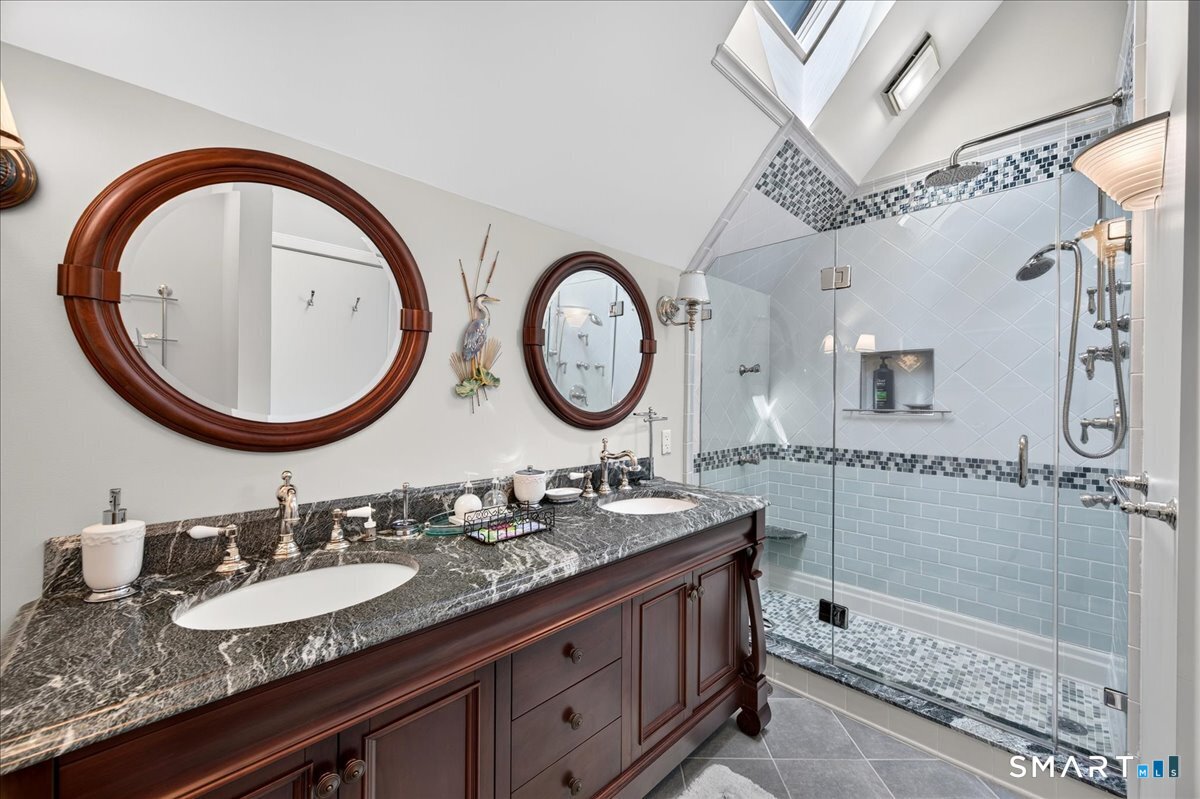 409 River Road photo 24
