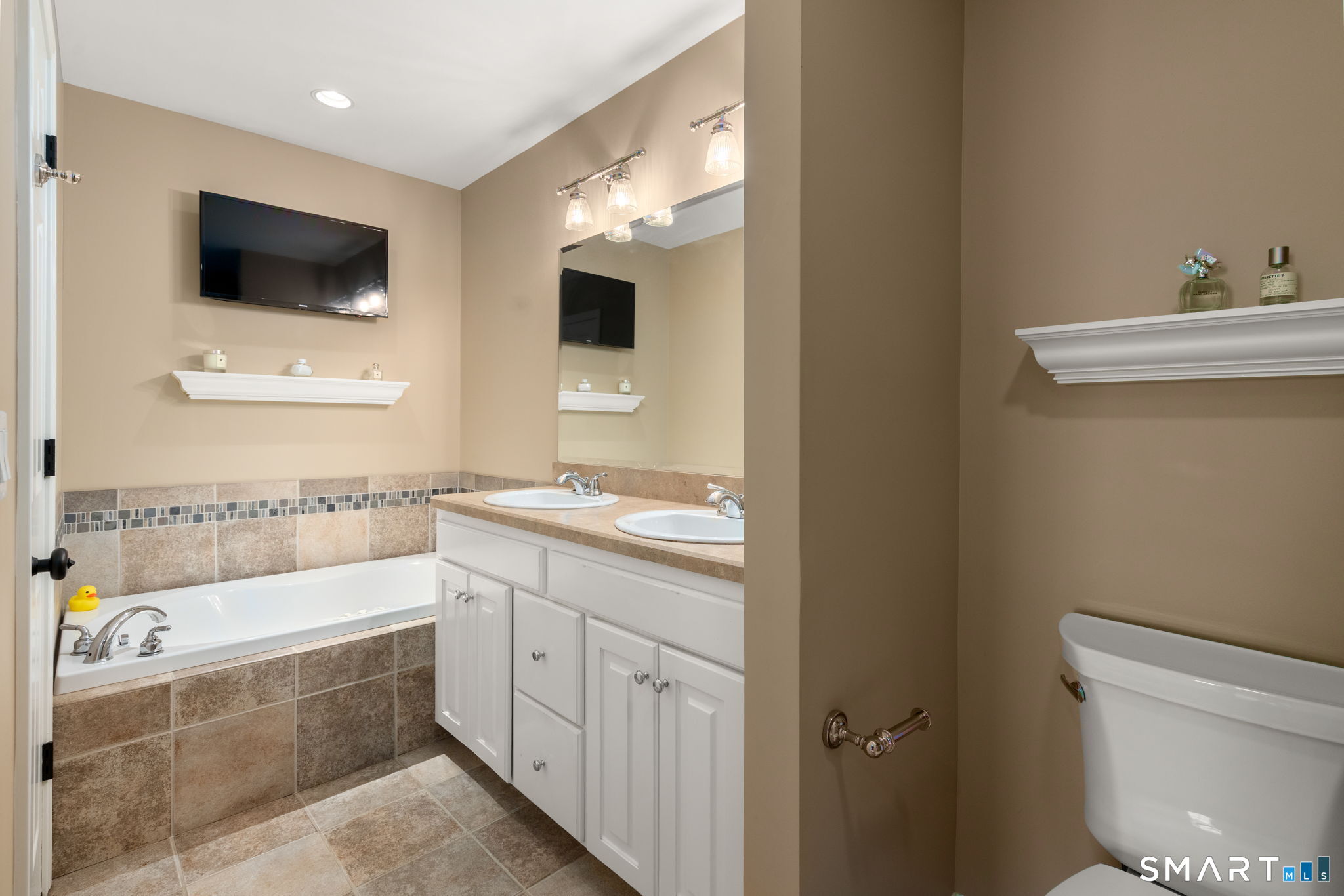 4 Reggie Way  Unit #B photo 30
