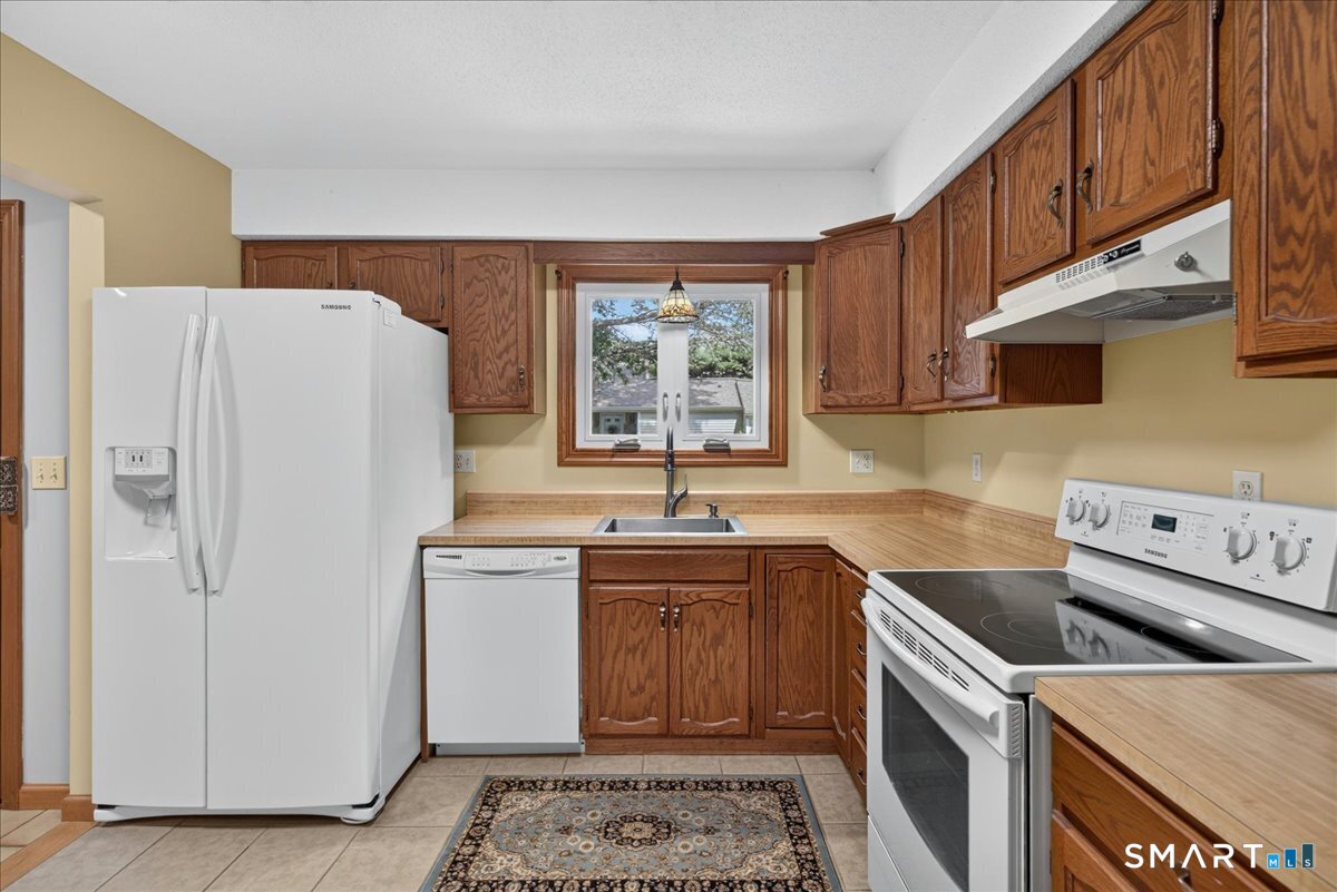 4th image of 253 Carriage Dr #253, Southington, CT 06489 | MLS# 24195317