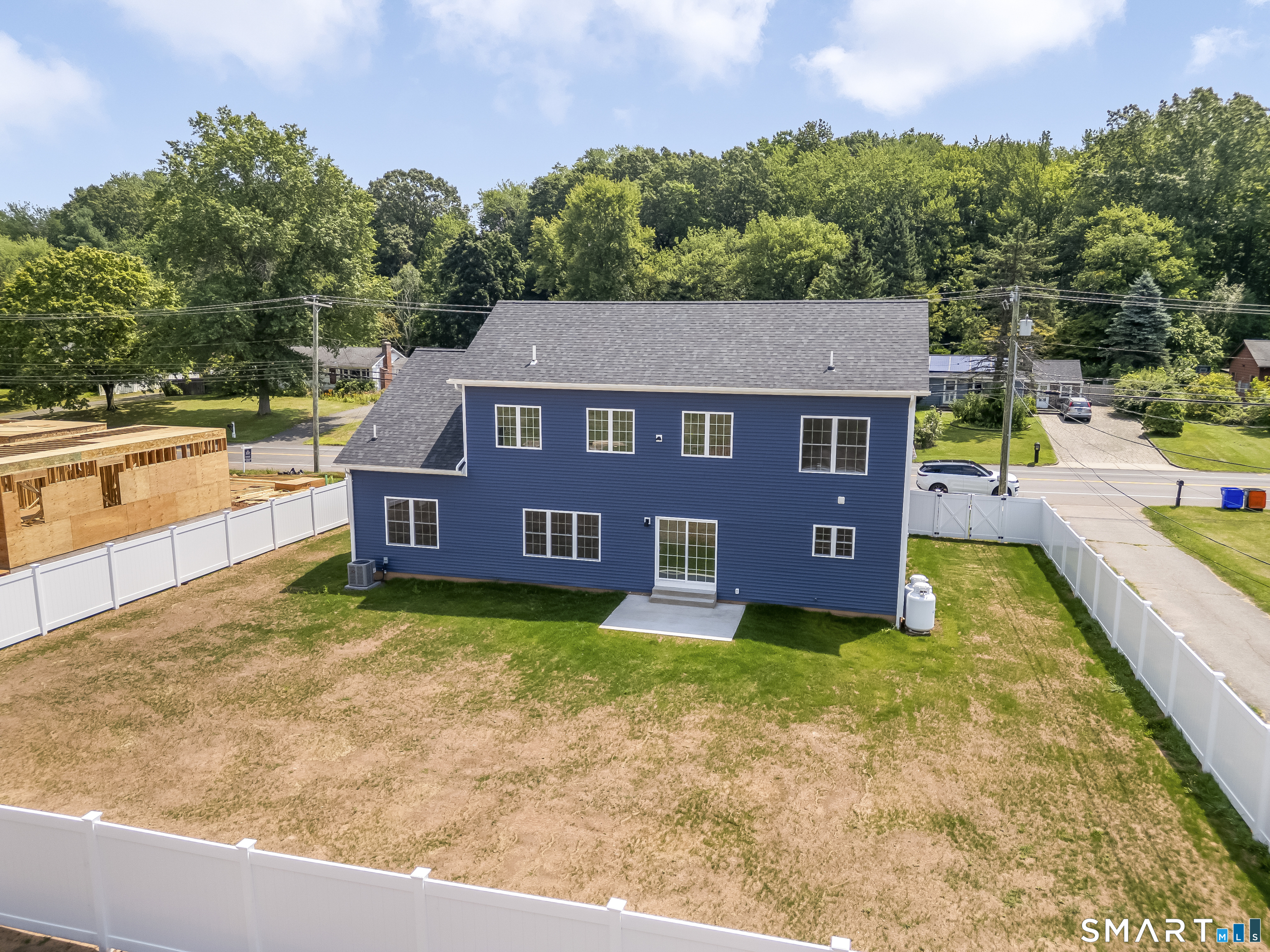 170 Bee Street photo 5