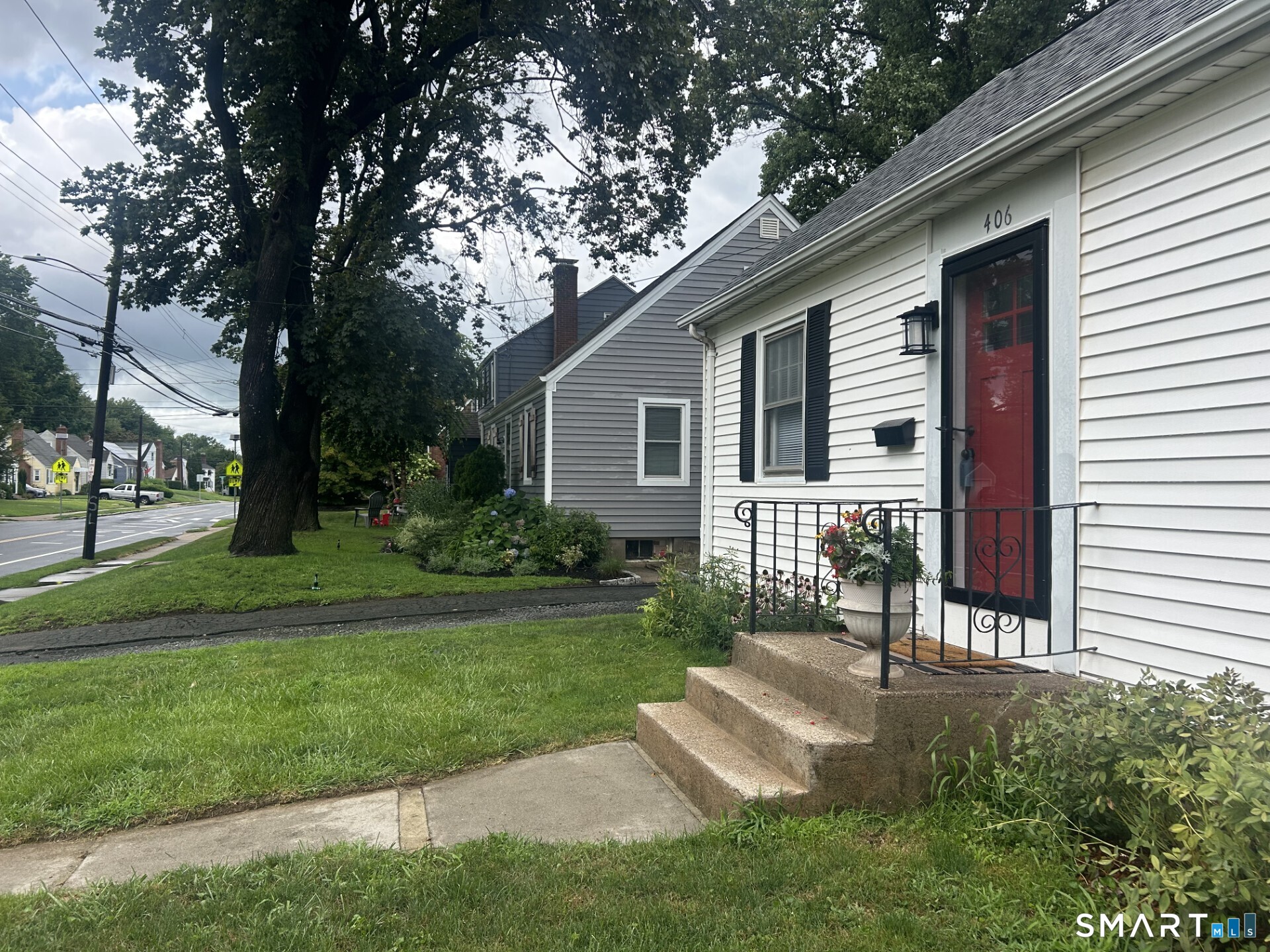 406 Oakwood Avenue photo 3