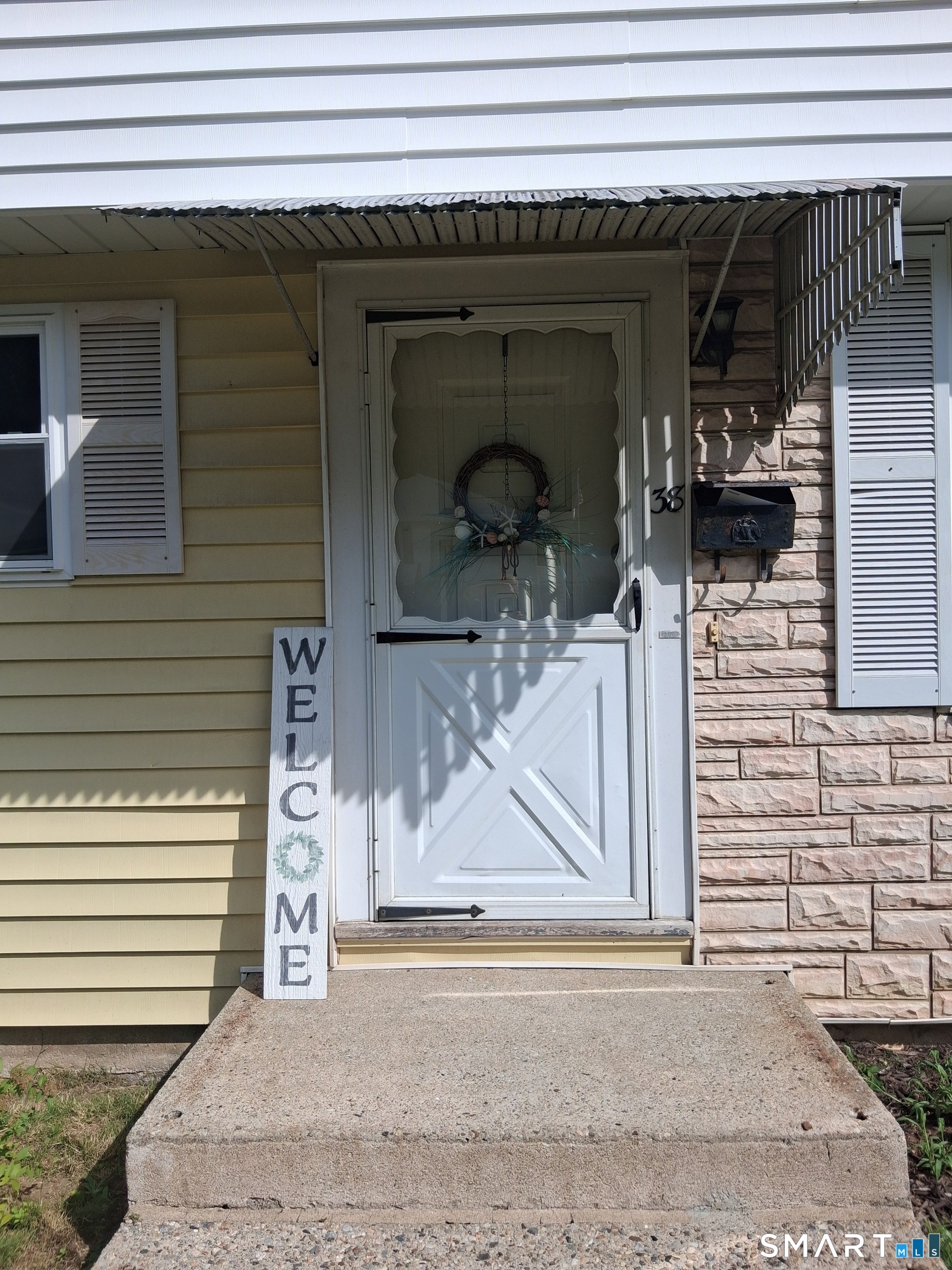 38 Elaine Drive photo 3