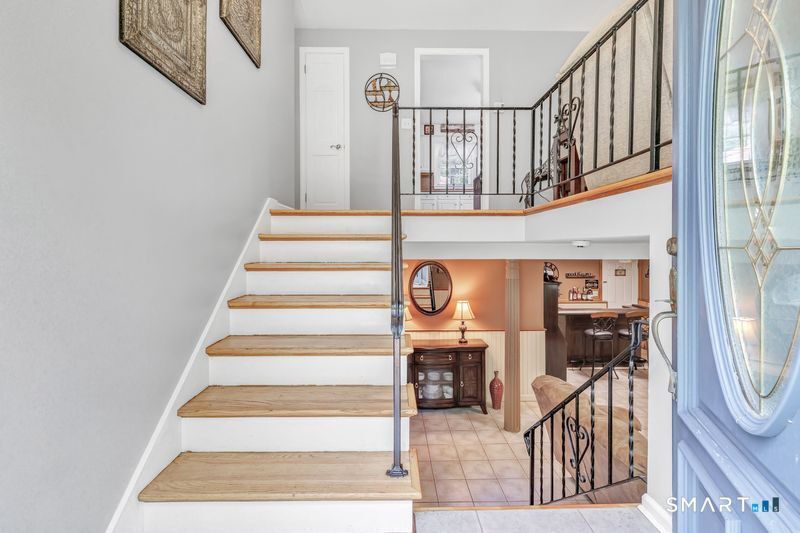 289 New England Road photo 3