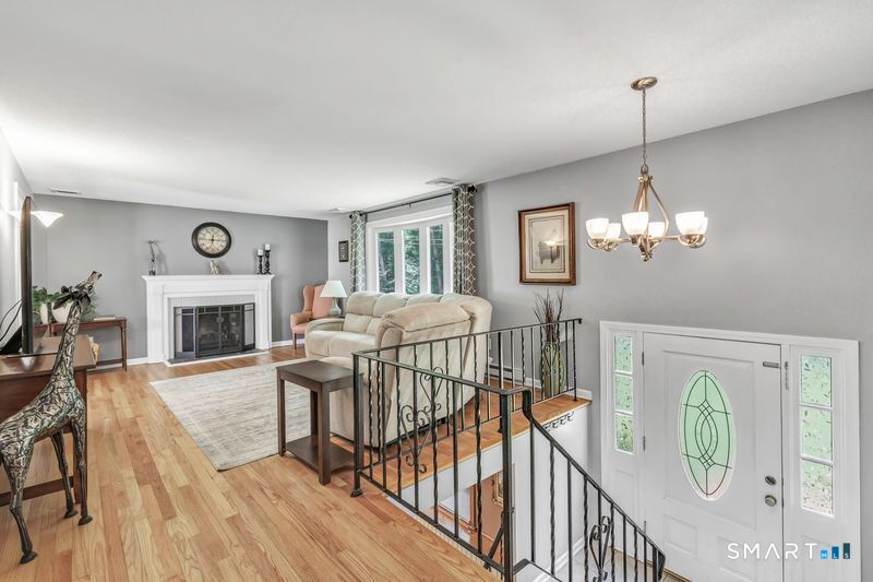 289 New England Road photo 4