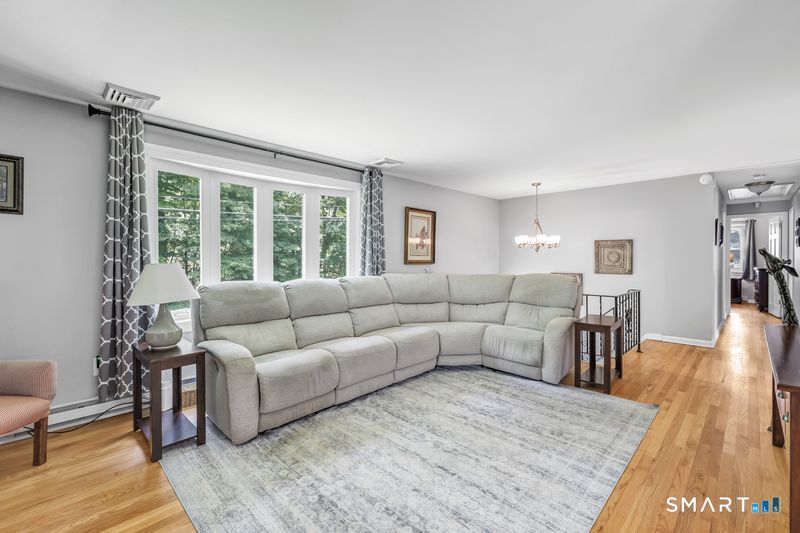 289 New England Road photo 5