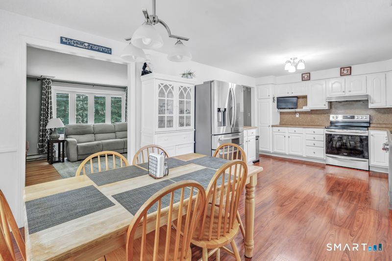 289 New England Road photo 7