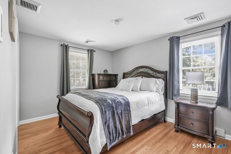 289 New England Road photo 11