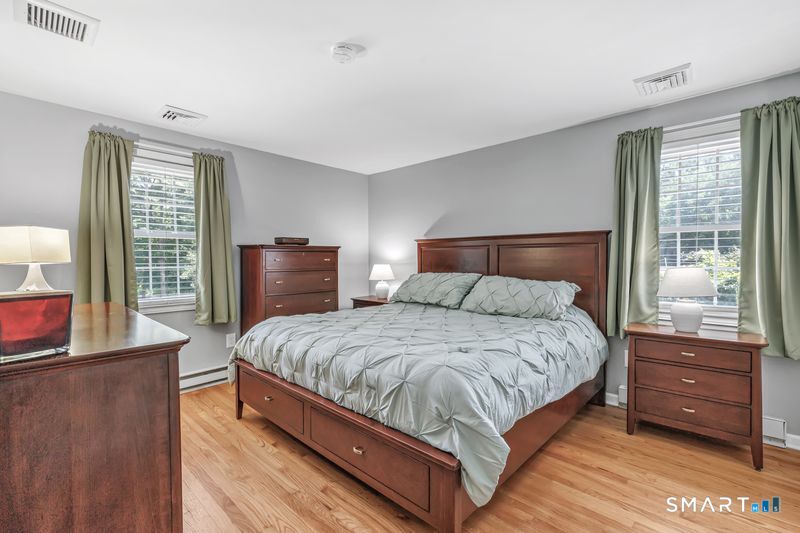 289 New England Road photo 9