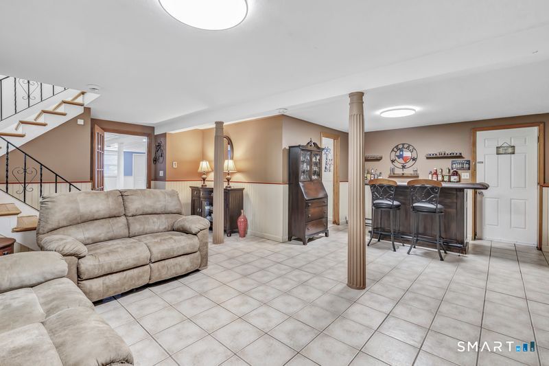 289 New England Road photo 16
