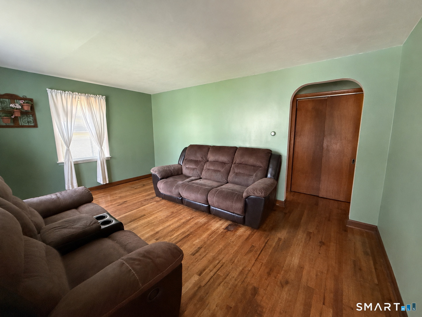12 Arbutus Street photo 2