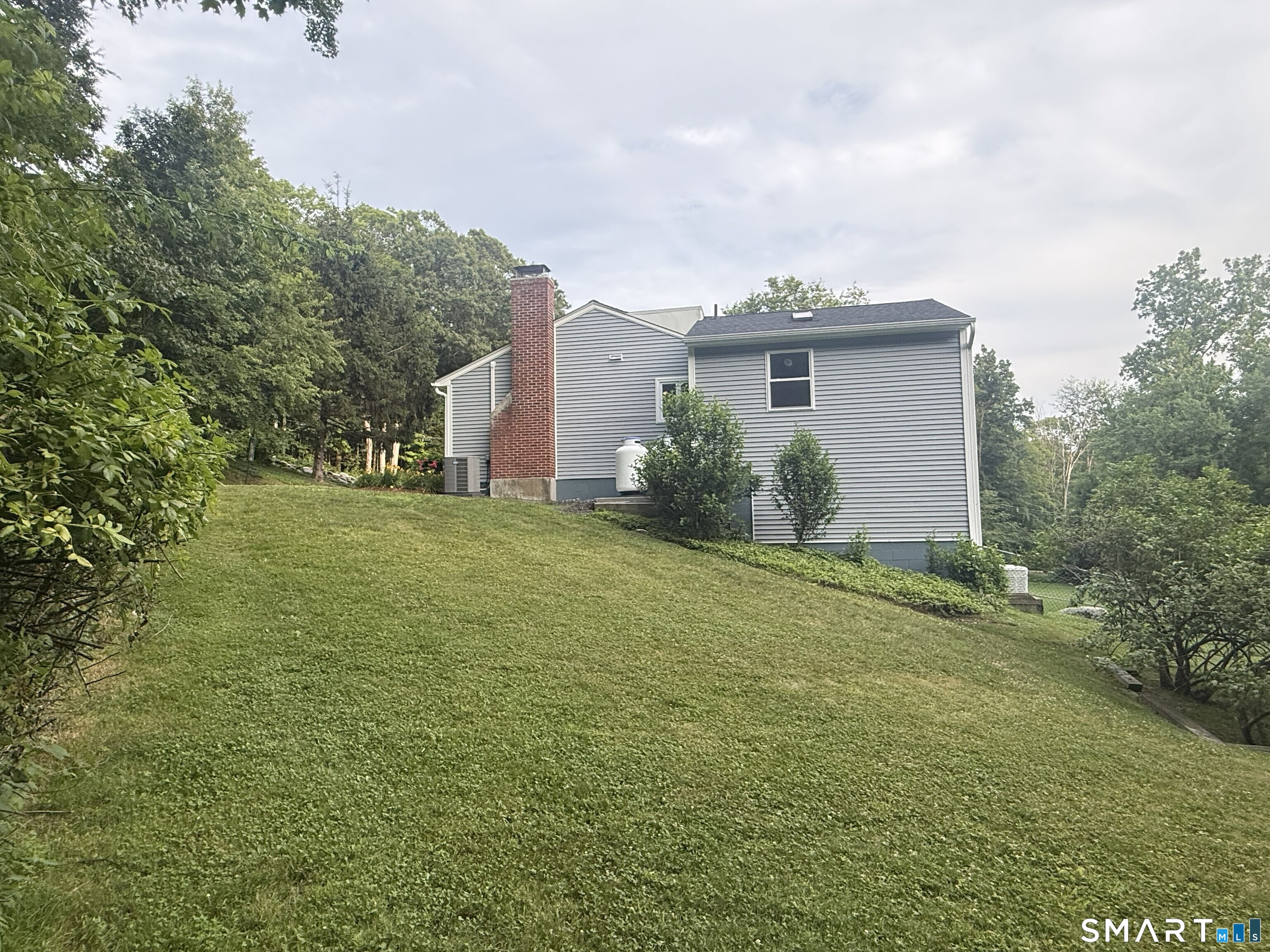 138 Clark Hill Road photo 32