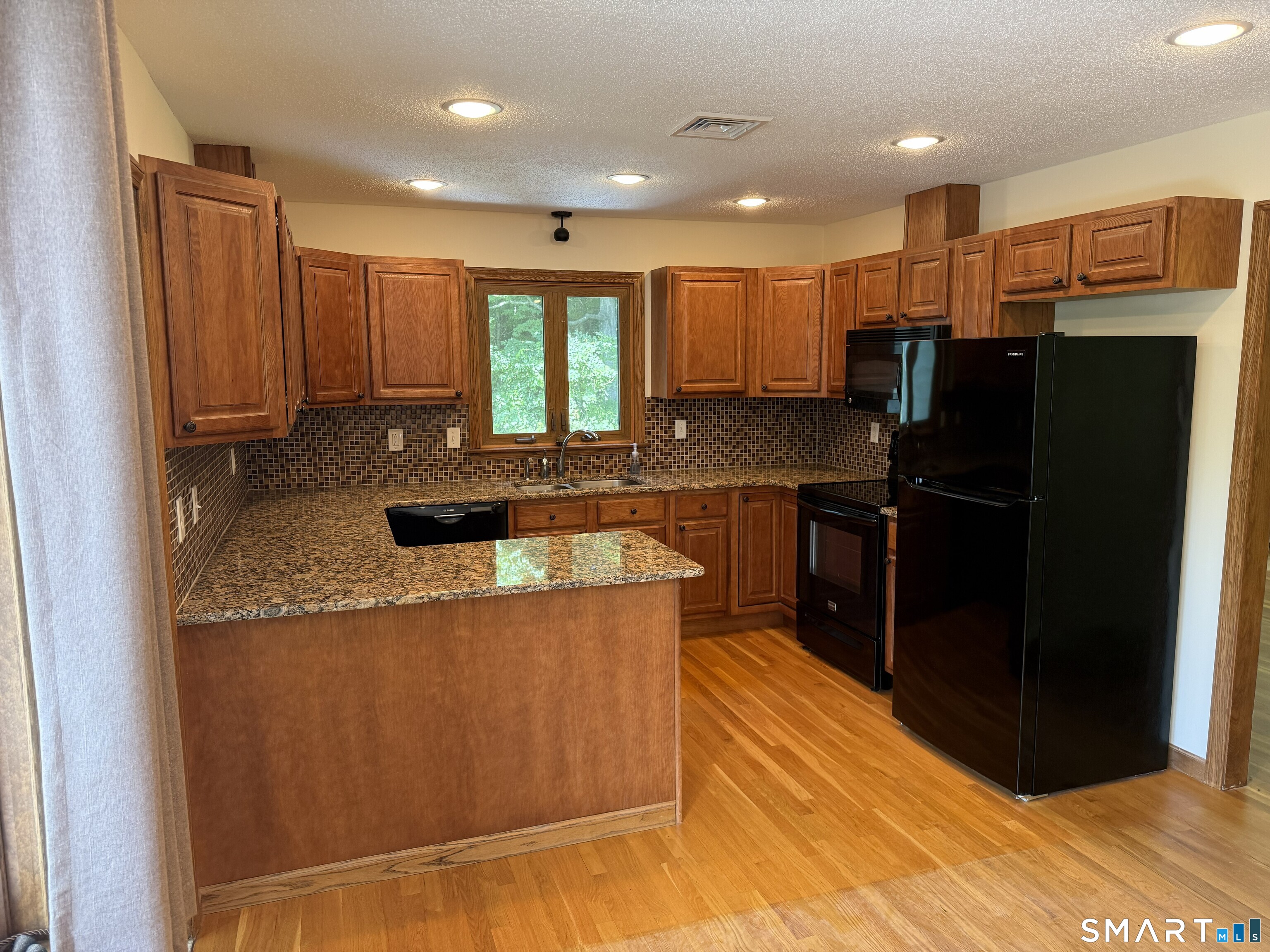 138 Clark Hill Road photo 7