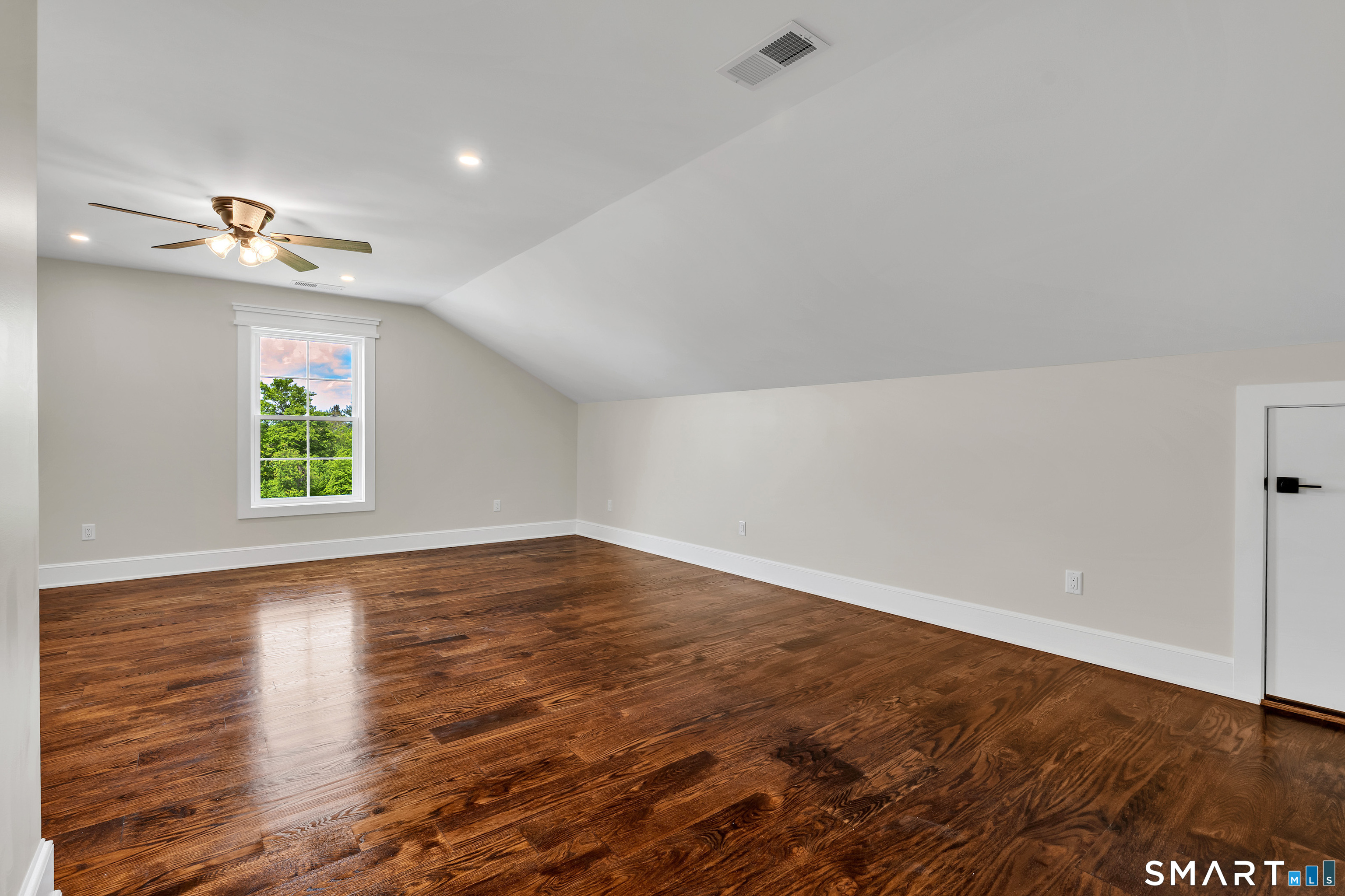 12 Meadowcrest Drive North photo 25
