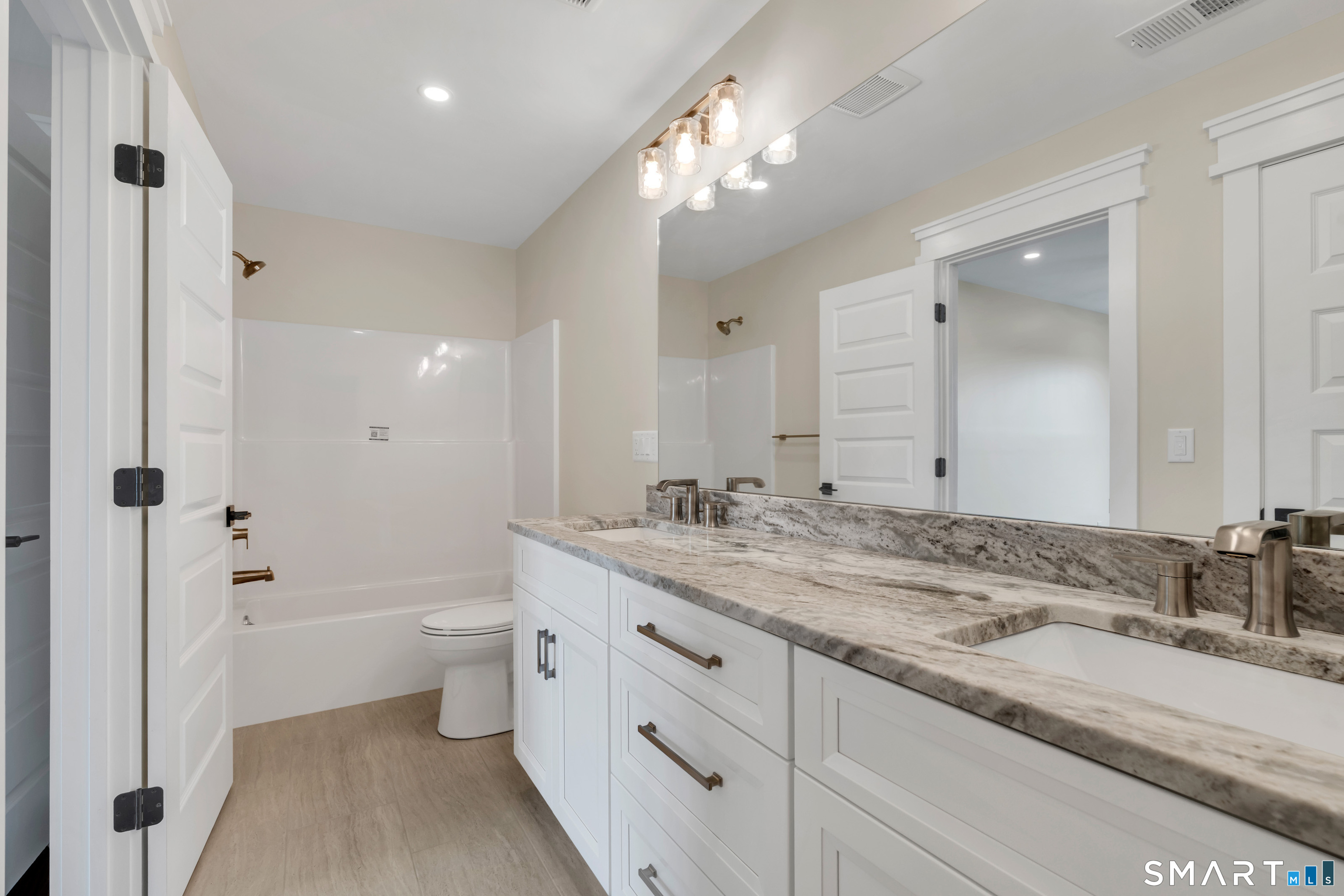 12 Meadowcrest Drive North photo 30