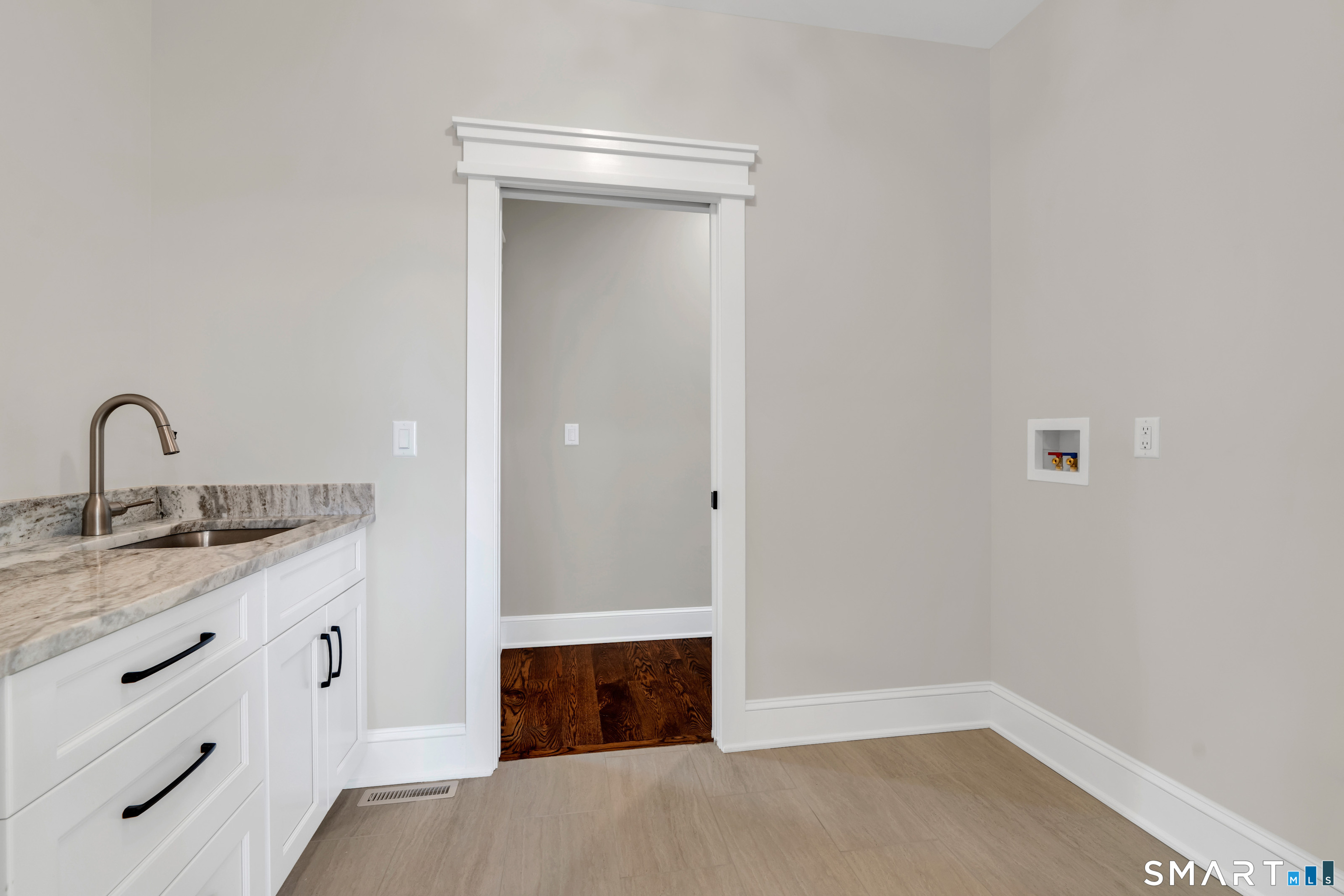 12 Meadowcrest Drive North photo 31