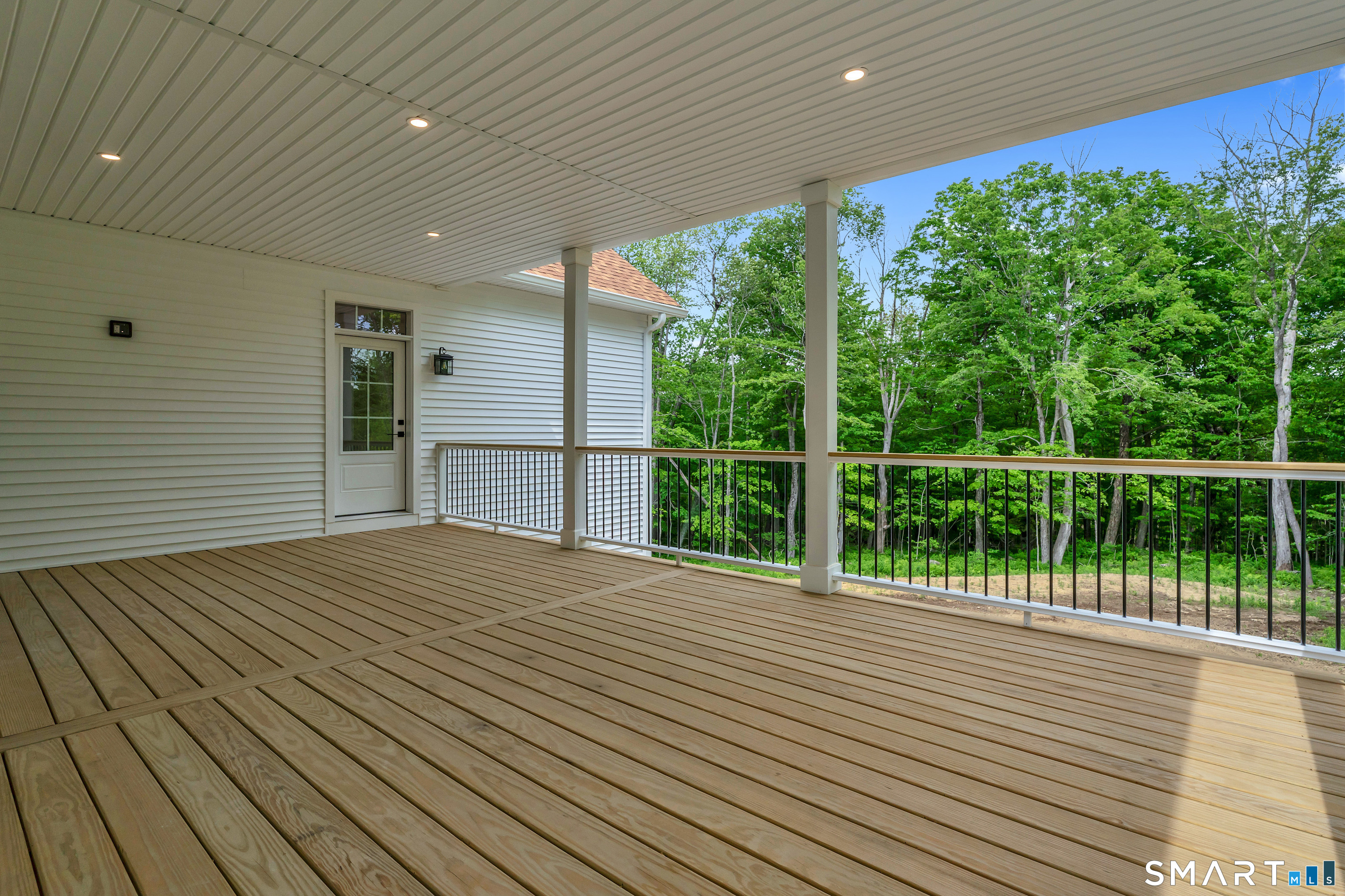 12 Meadowcrest Drive North photo 34