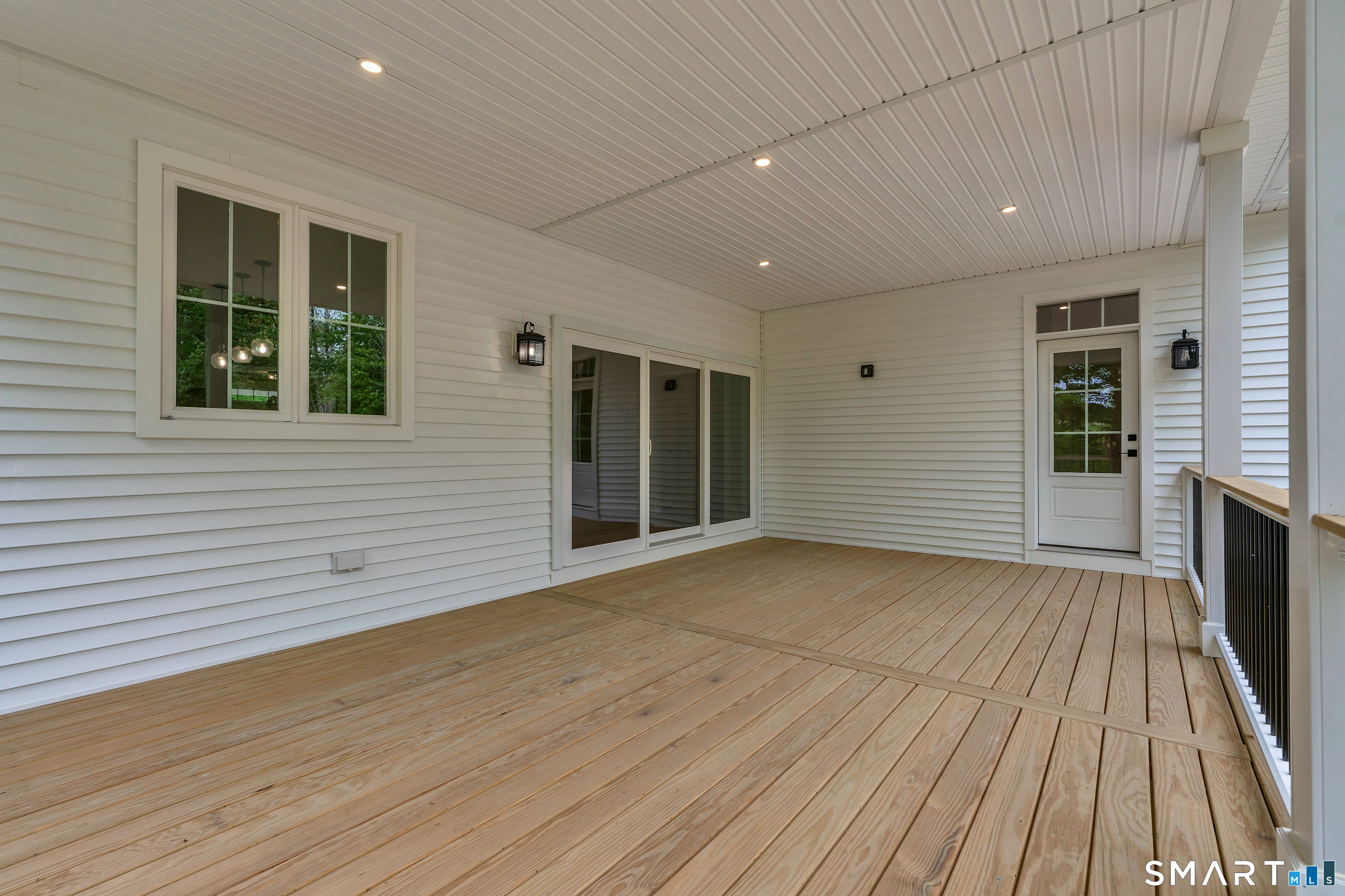12 Meadowcrest Drive North photo 35