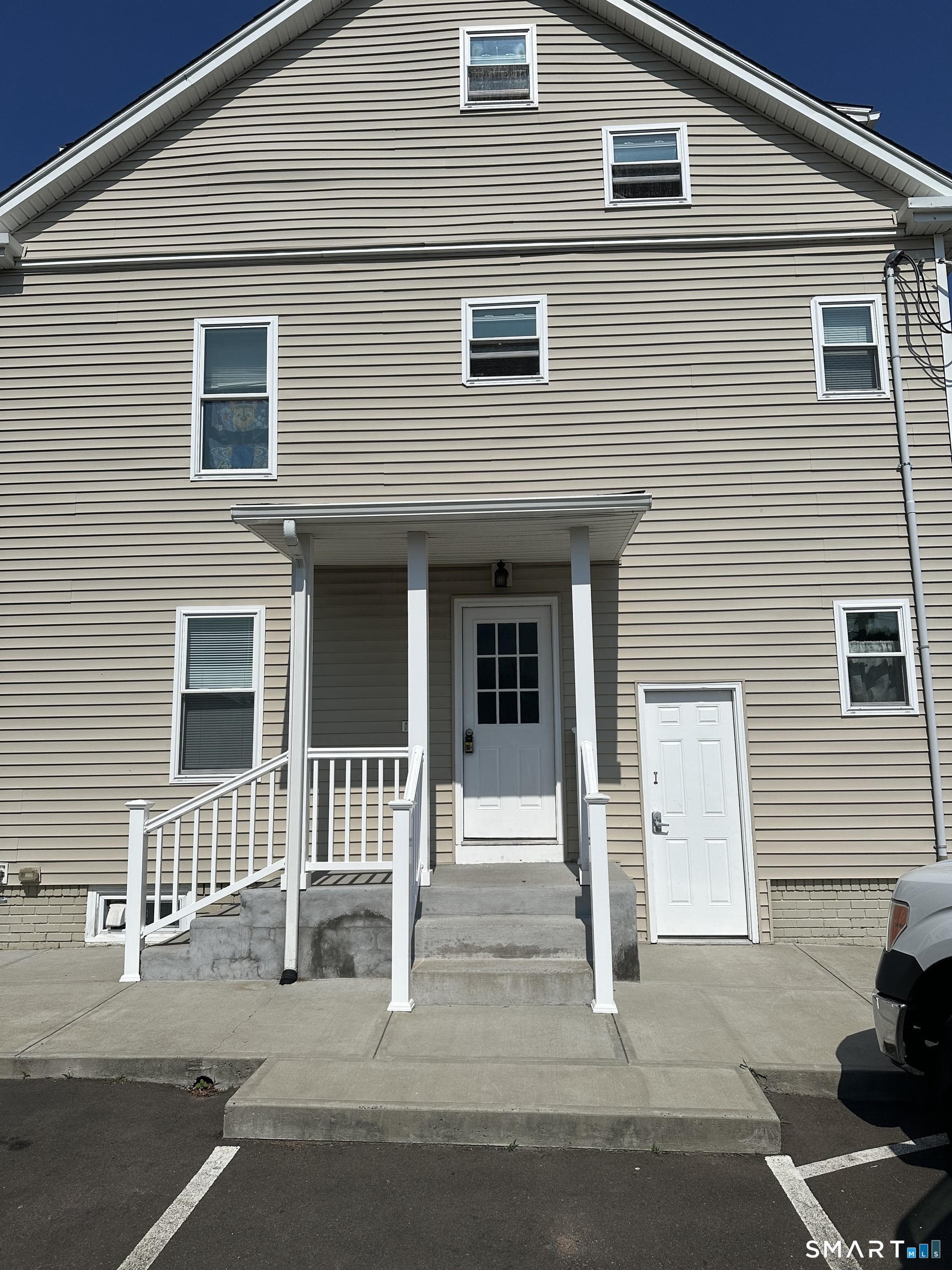 36 East Avenue photo 4