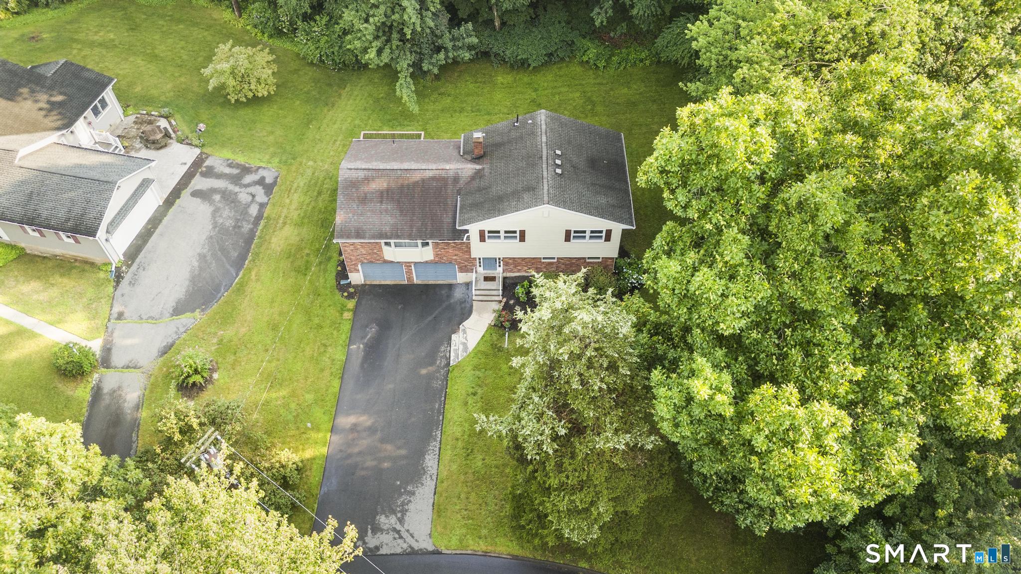 1185 Highview Terrace photo 3