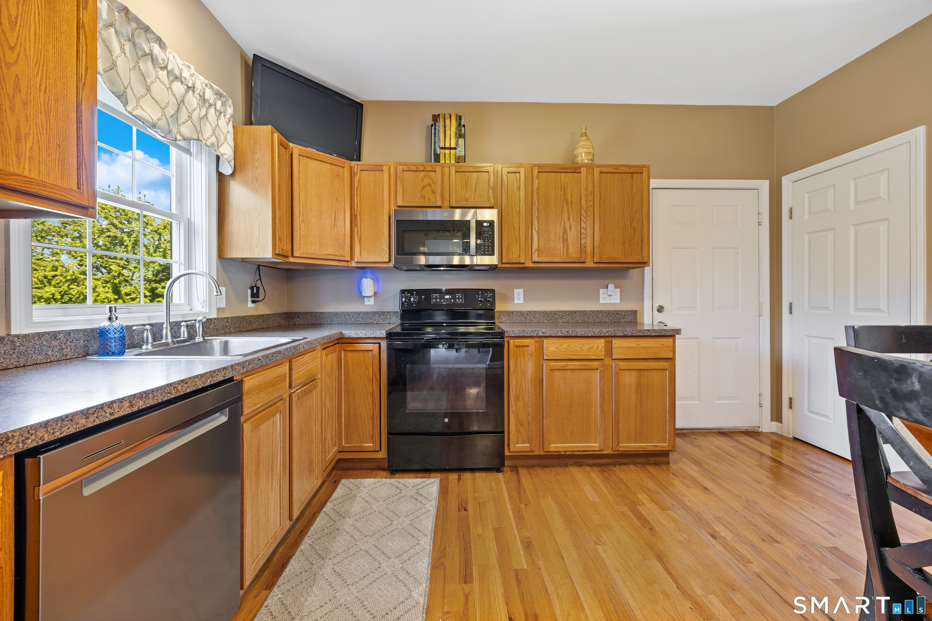 65 Walt Drive photo 12